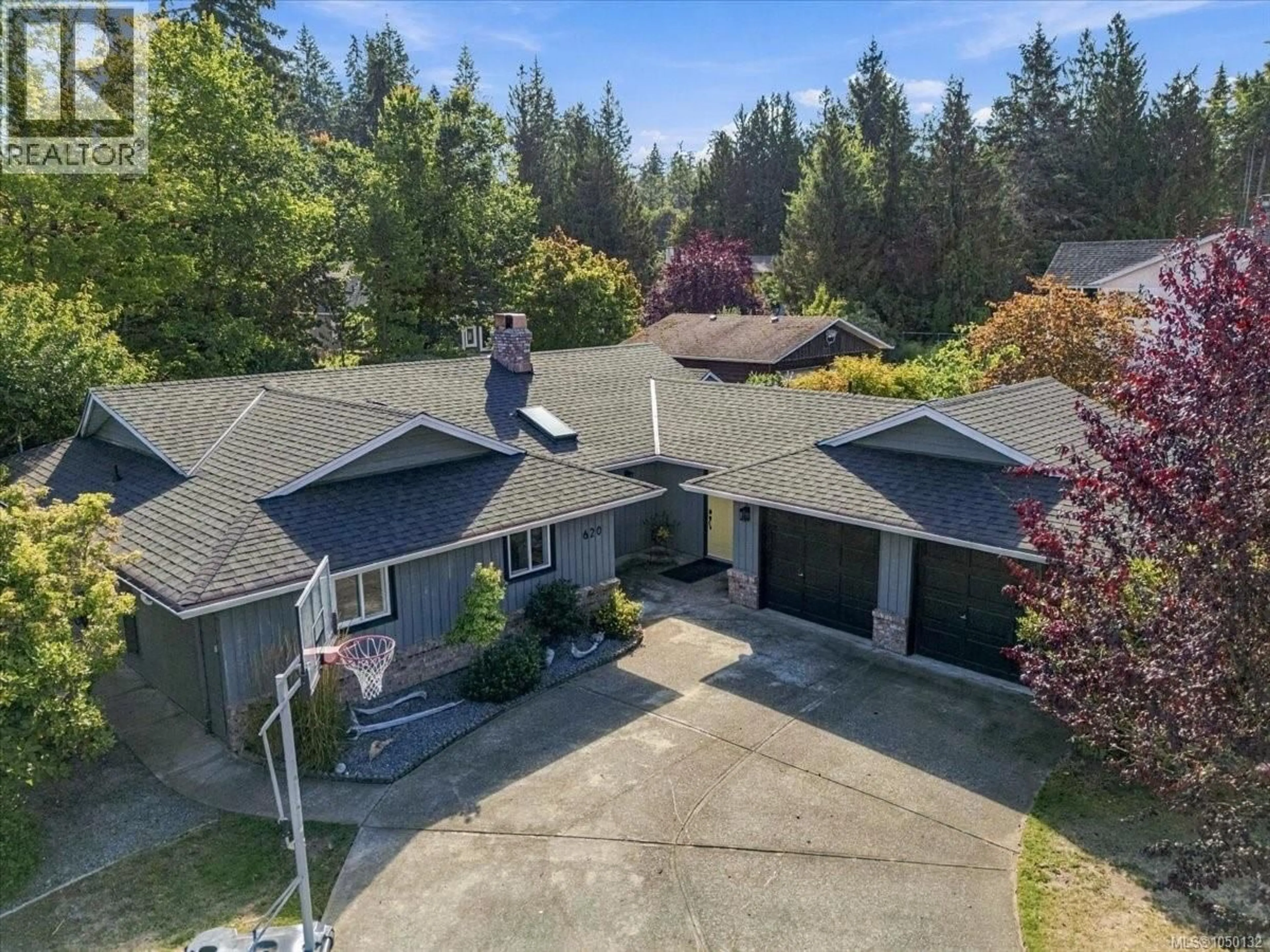 A pic from outside/outdoor area/front of a property/back of a property/a pic from drone, street for 620 SPRUCE STREET, Qualicum Beach British Columbia V9K1J1