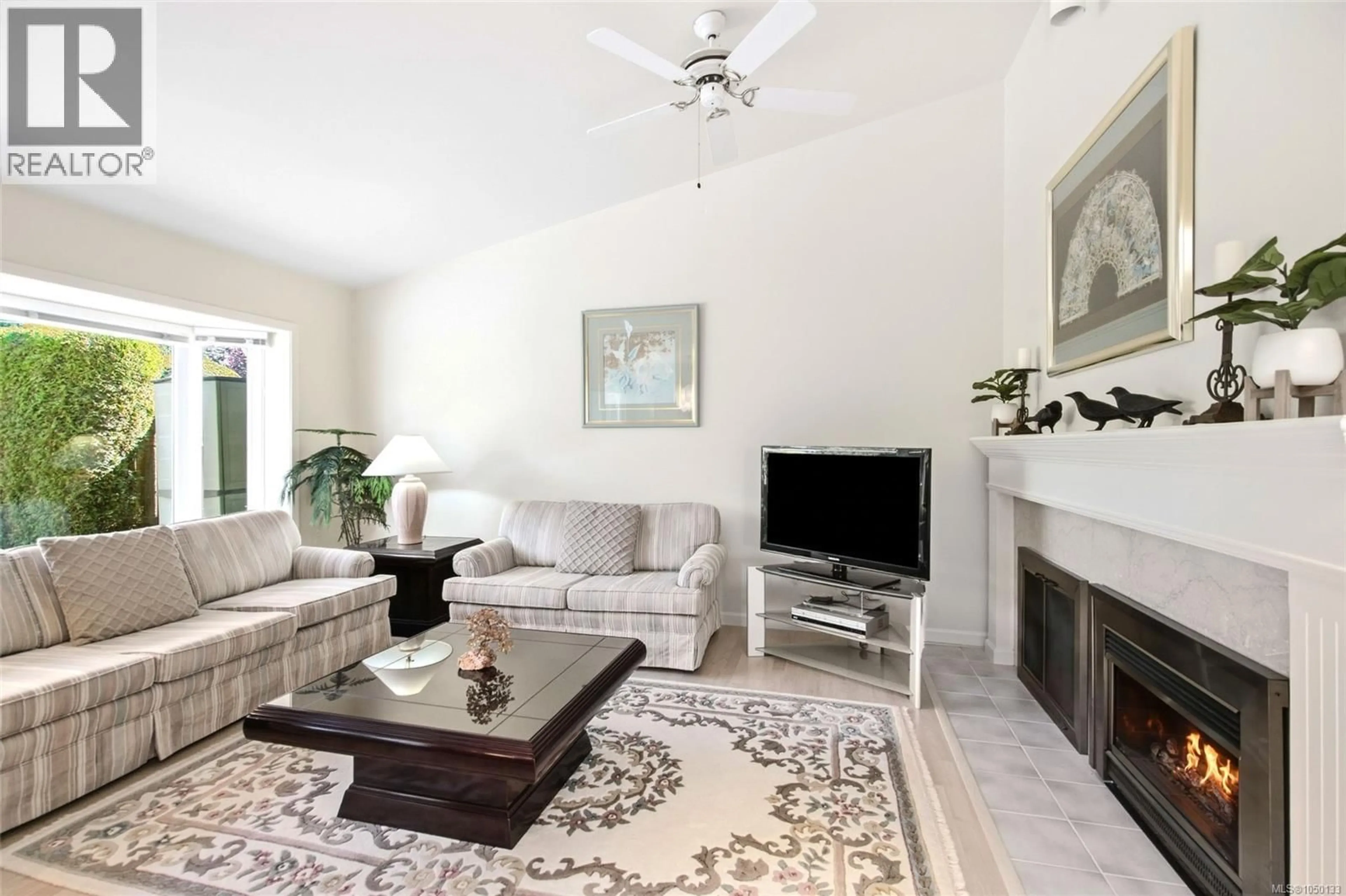 Living room with furniture, ceramic/tile floor for 24 - 639 ARBUTUS STREET, Qualicum Beach British Columbia V9K1P4