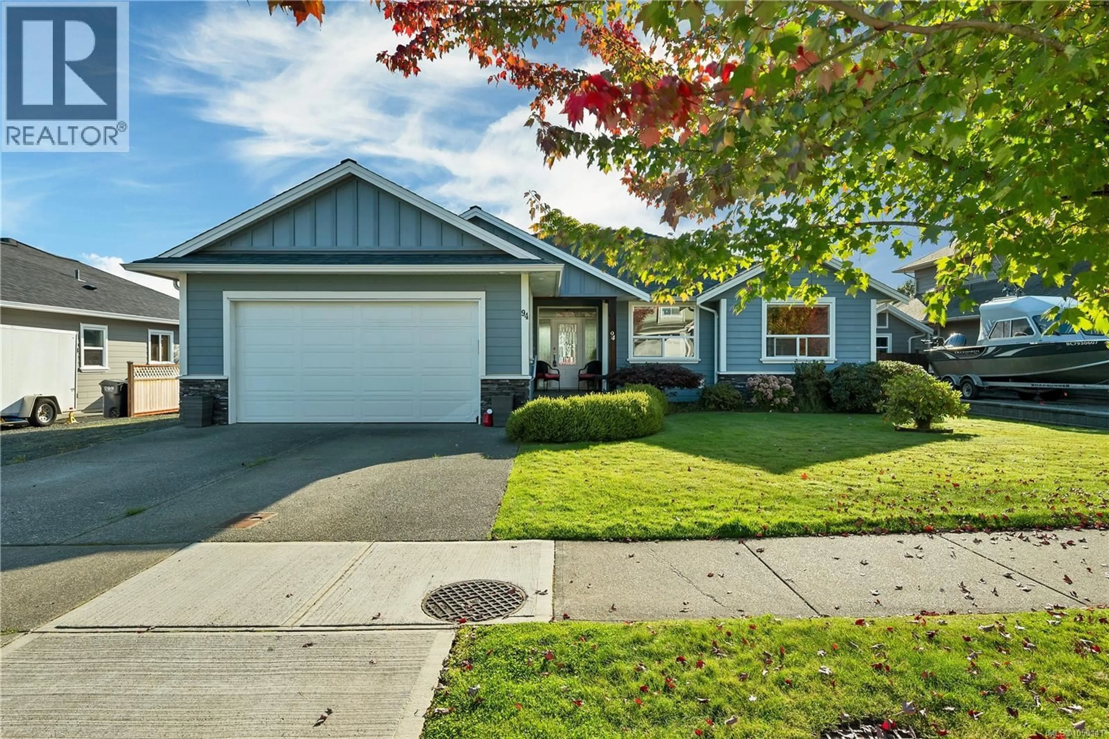 Home with vinyl exterior material, street for 94 VERMONT DRIVE, Campbell River British Columbia V9W7K3