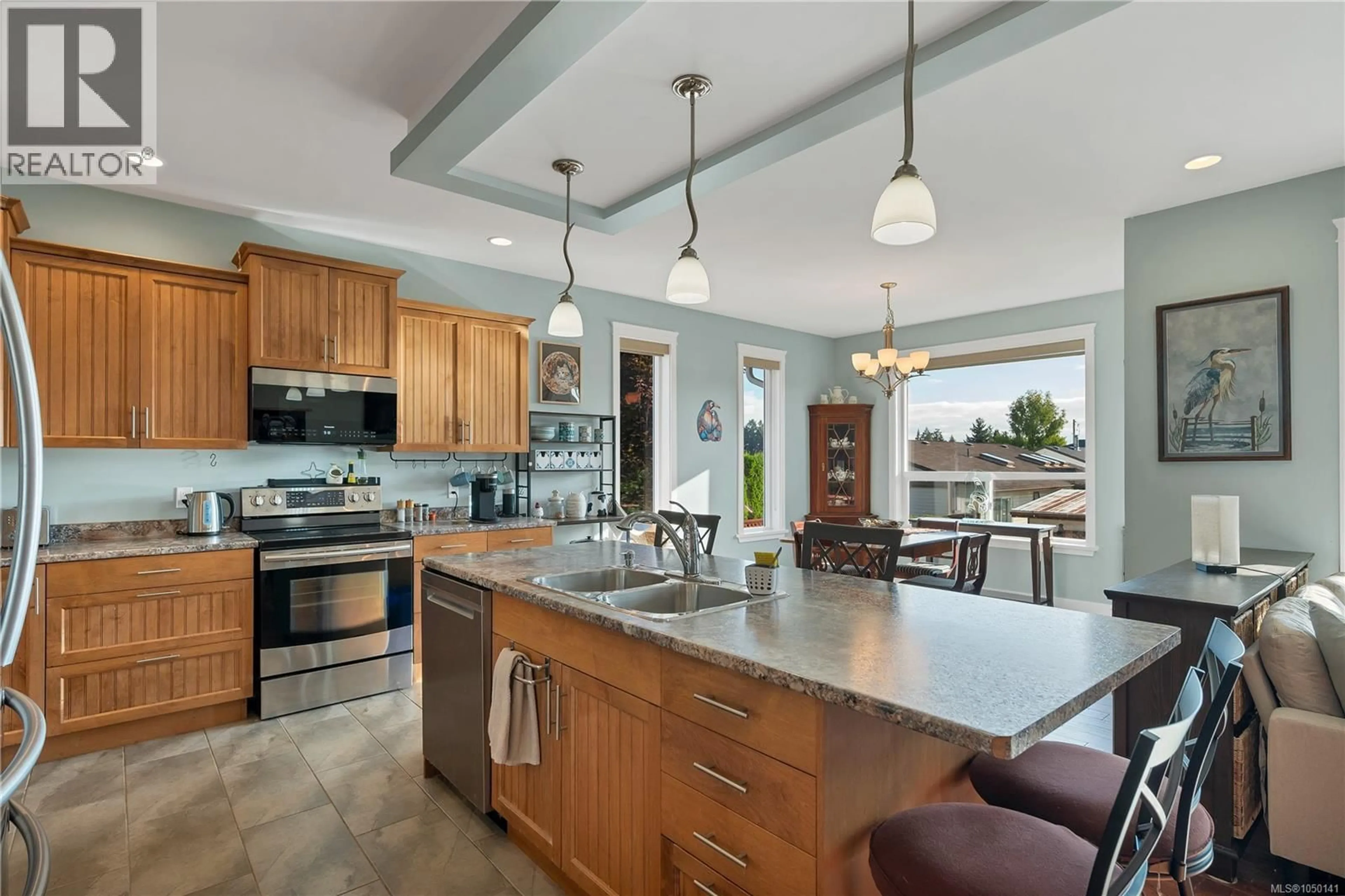 Open concept kitchen, ceramic/tile floor for 94 VERMONT DRIVE, Campbell River British Columbia V9W7K3