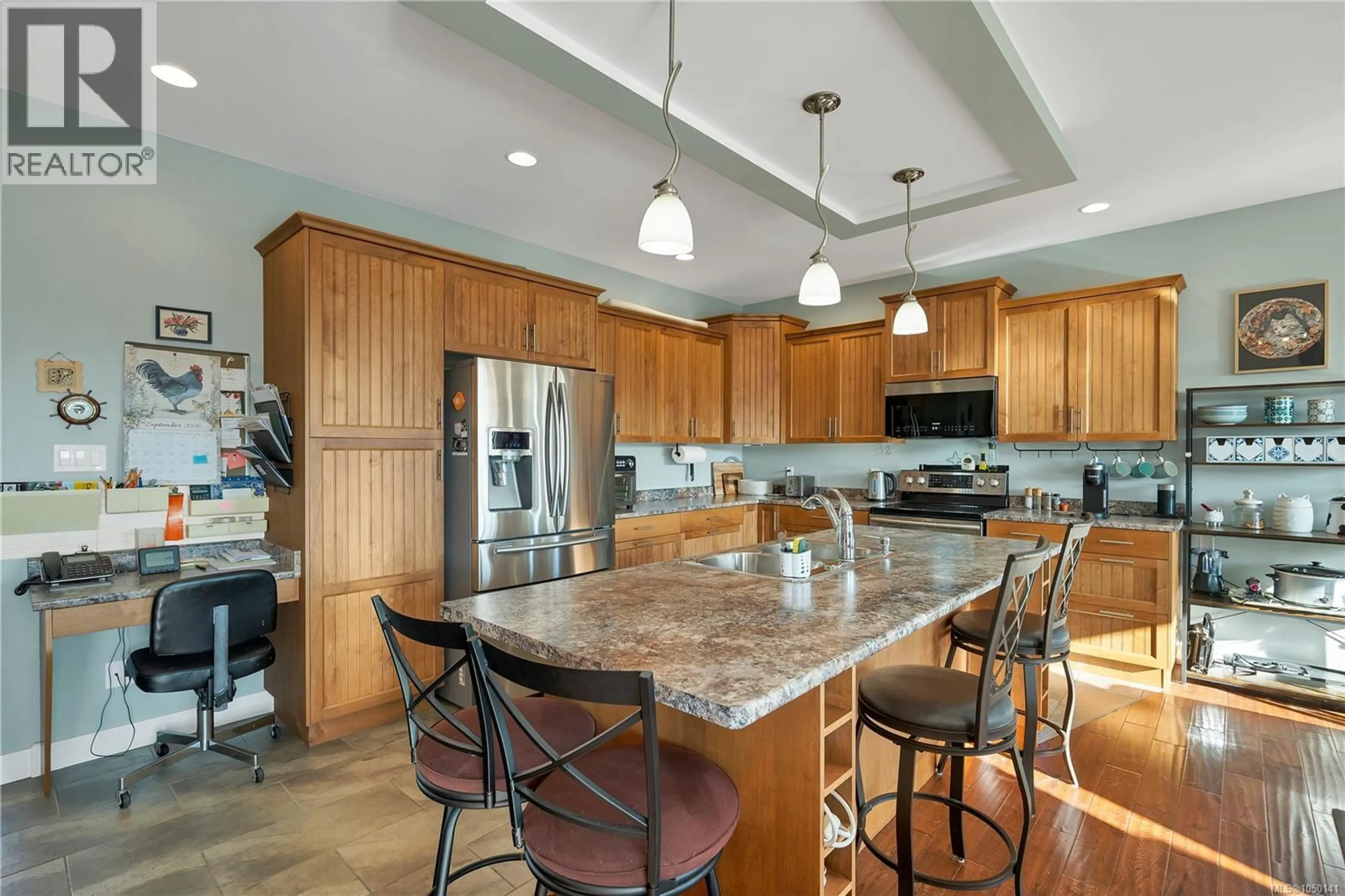 Open concept kitchen, ceramic/tile floor for 94 VERMONT DRIVE, Campbell River British Columbia V9W7K3
