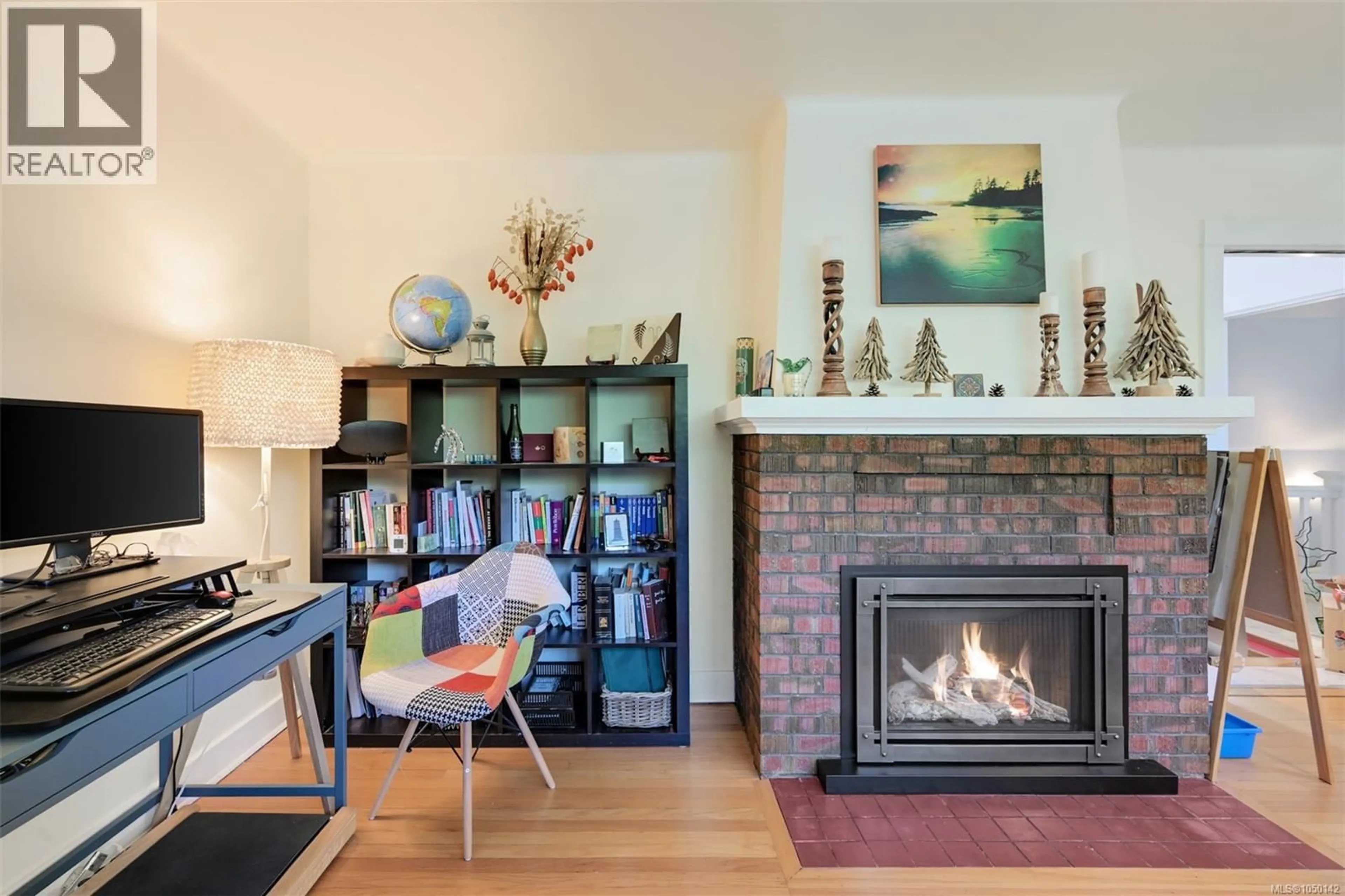 Living room with furniture, unknown for 3374 COOK STREET, Saanich British Columbia V8X1A8