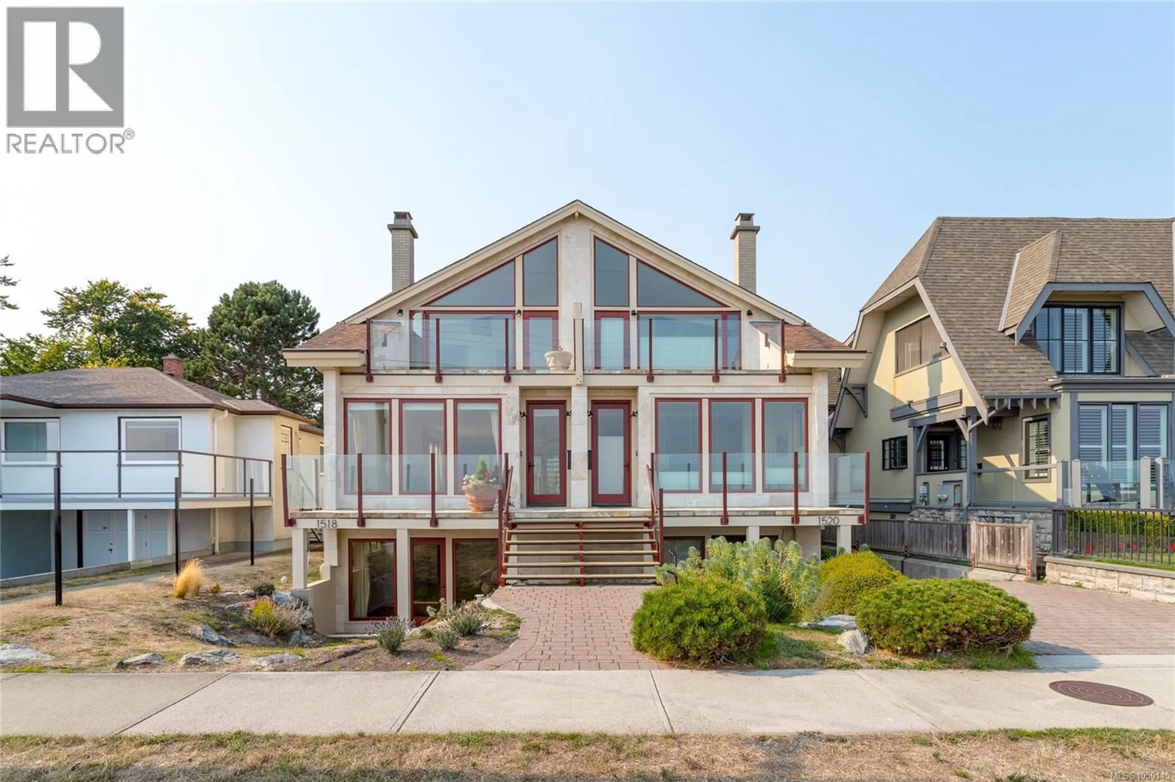 Home with vinyl exterior material, unknown for 1518 DALLAS ROAD, Victoria British Columbia V8S1A3