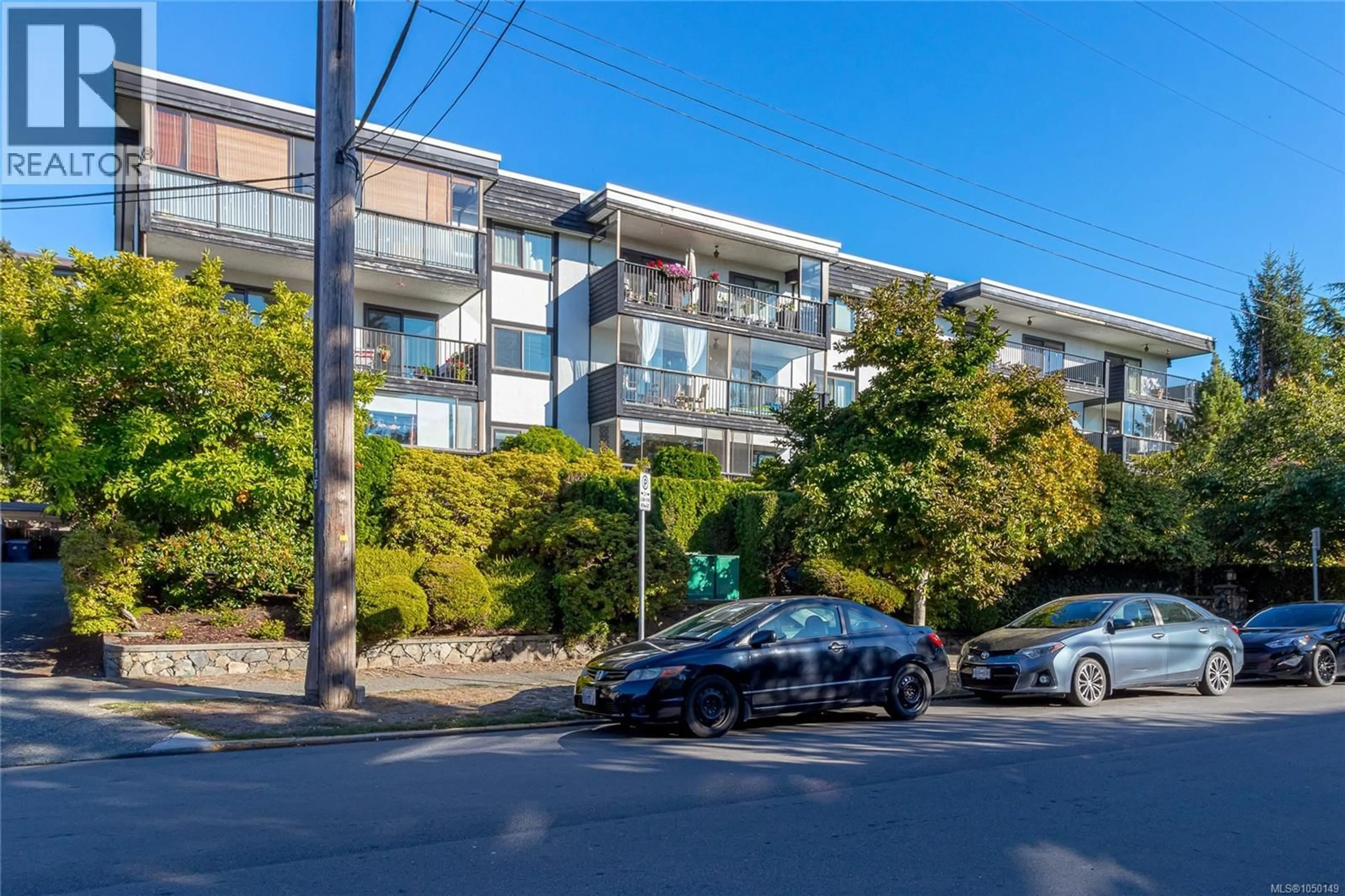 Unknown for 304 - 1039 LINDEN AVENUE, Victoria British Columbia V8V4H4