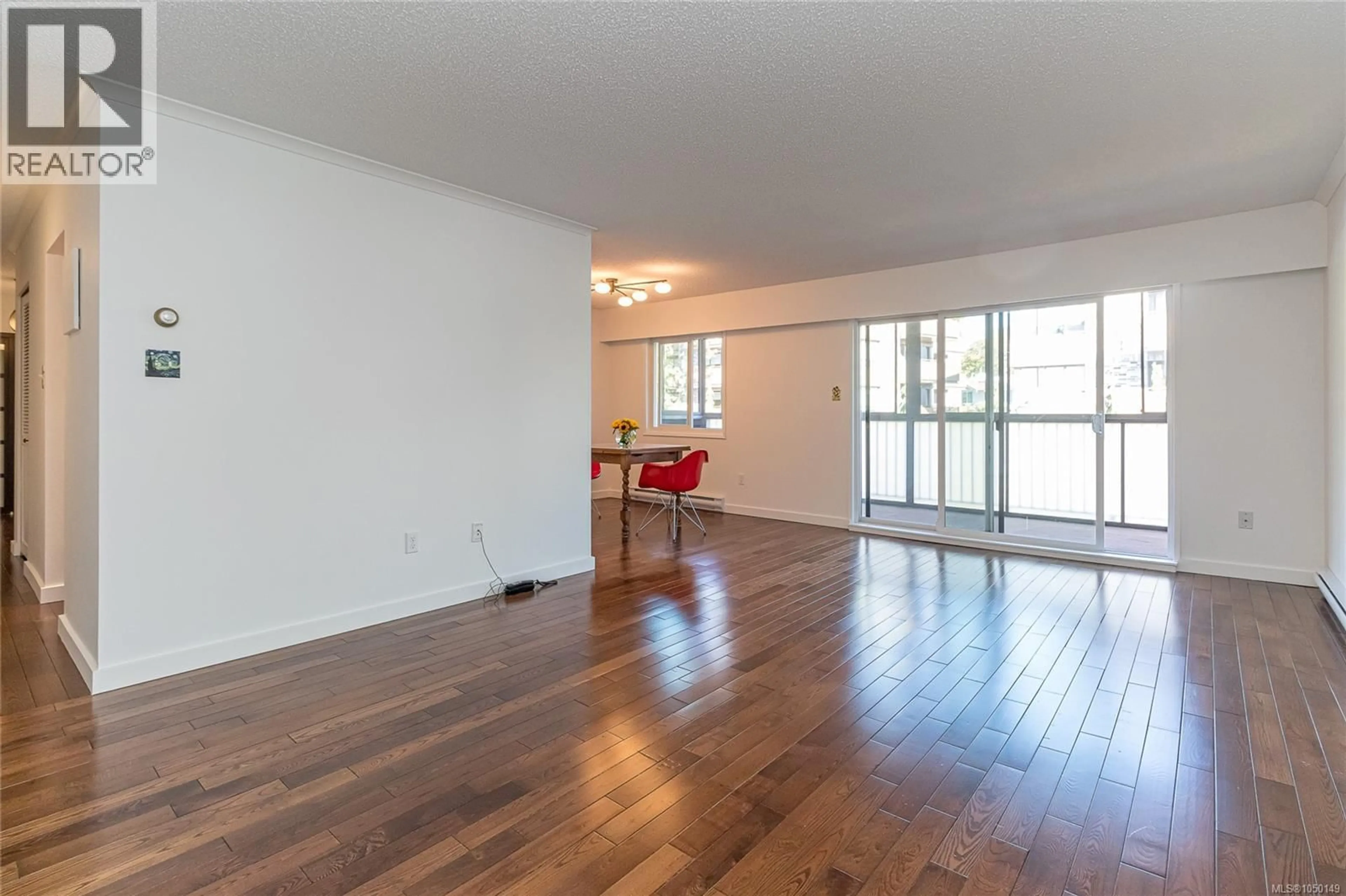 A pic of a room for 304 - 1039 LINDEN AVENUE, Victoria British Columbia V8V4H4