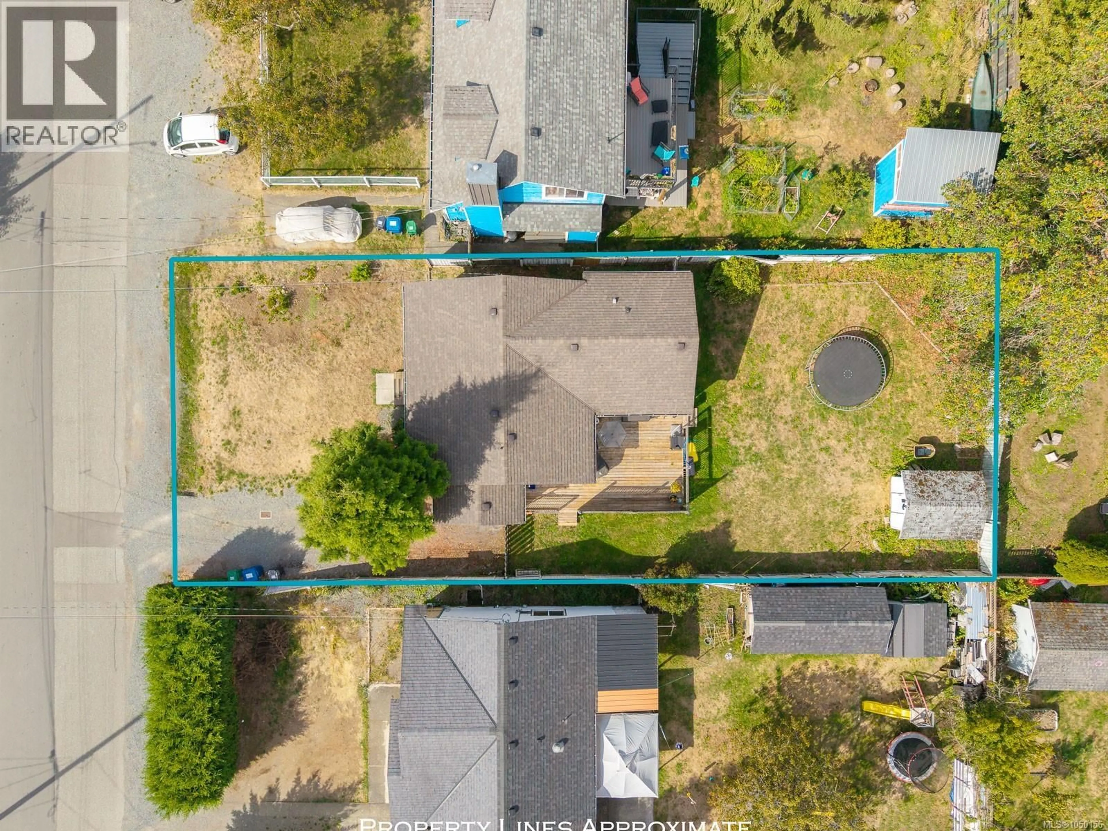 A pic from outside/outdoor area/front of a property/back of a property/a pic from drone, street for 960 ST. ANDREWS STREET, Nanaimo British Columbia V9S1S9