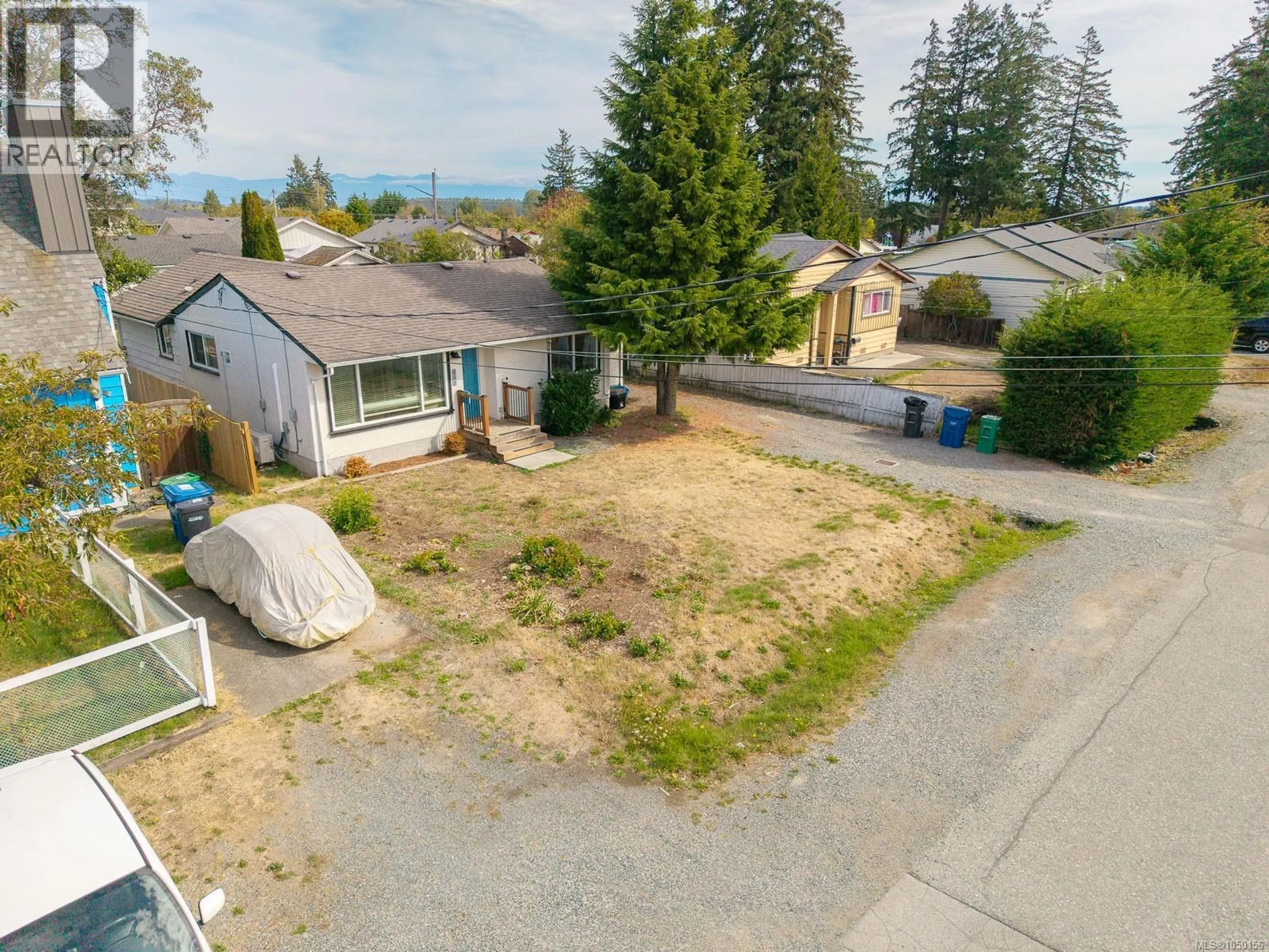 A pic from outside/outdoor area/front of a property/back of a property/a pic from drone, street for 960 ST. ANDREWS STREET, Nanaimo British Columbia V9S1S9