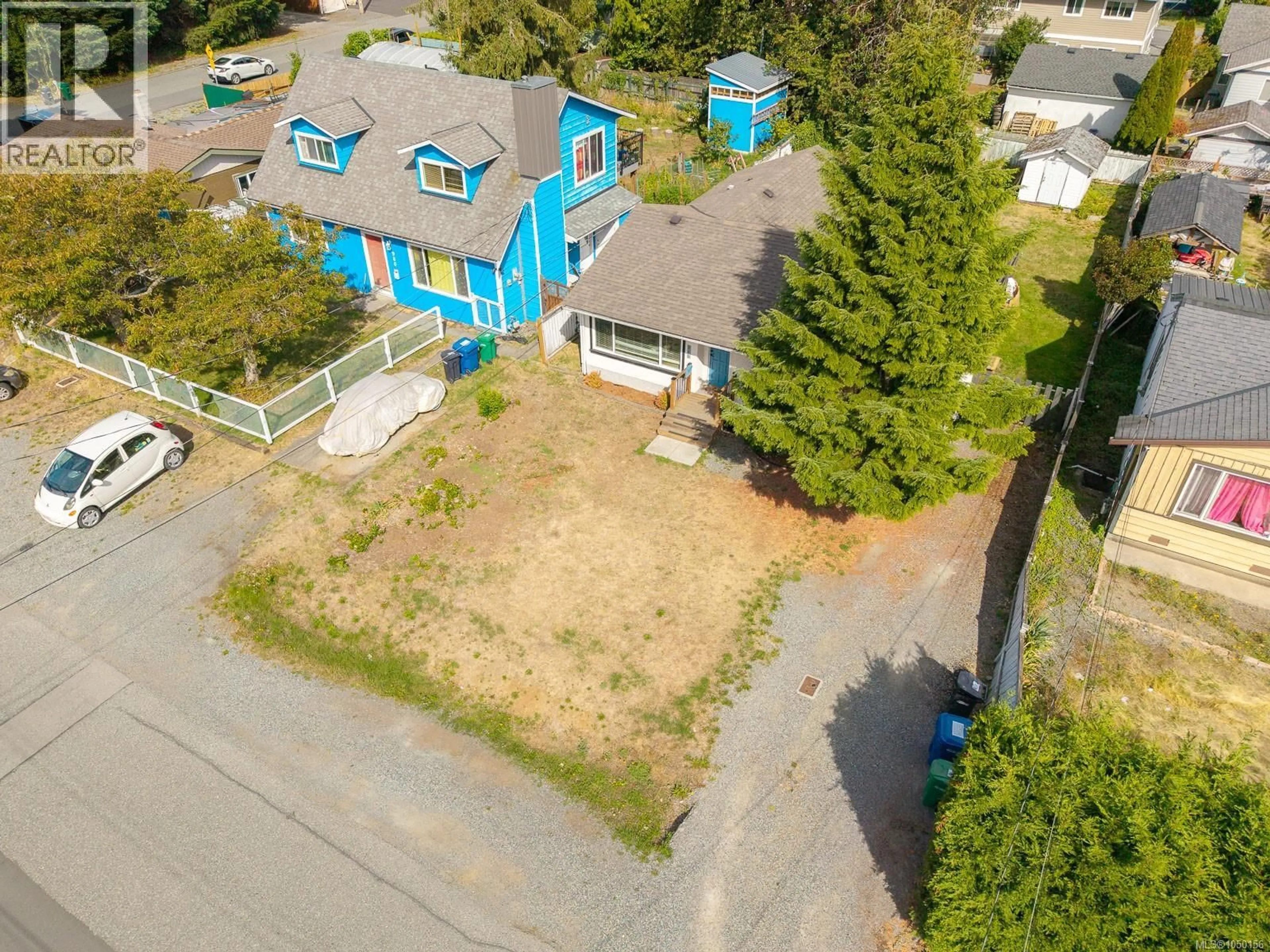 A pic from outside/outdoor area/front of a property/back of a property/a pic from drone, street for 960 ST. ANDREWS STREET, Nanaimo British Columbia V9S1S9