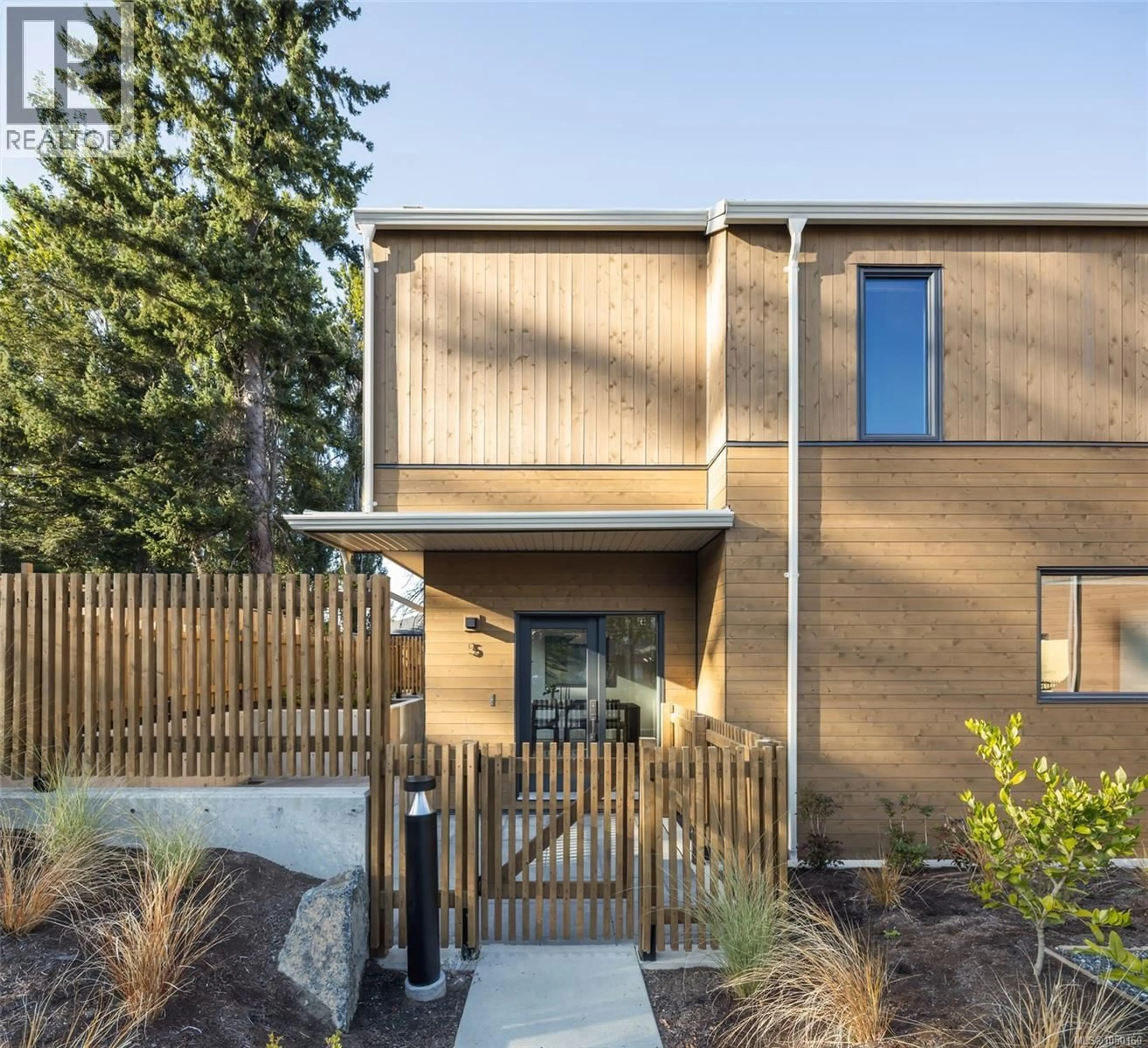 Unknown for 5 - 1520 LOUISE PLACE, Saanich British Columbia V8P2T8