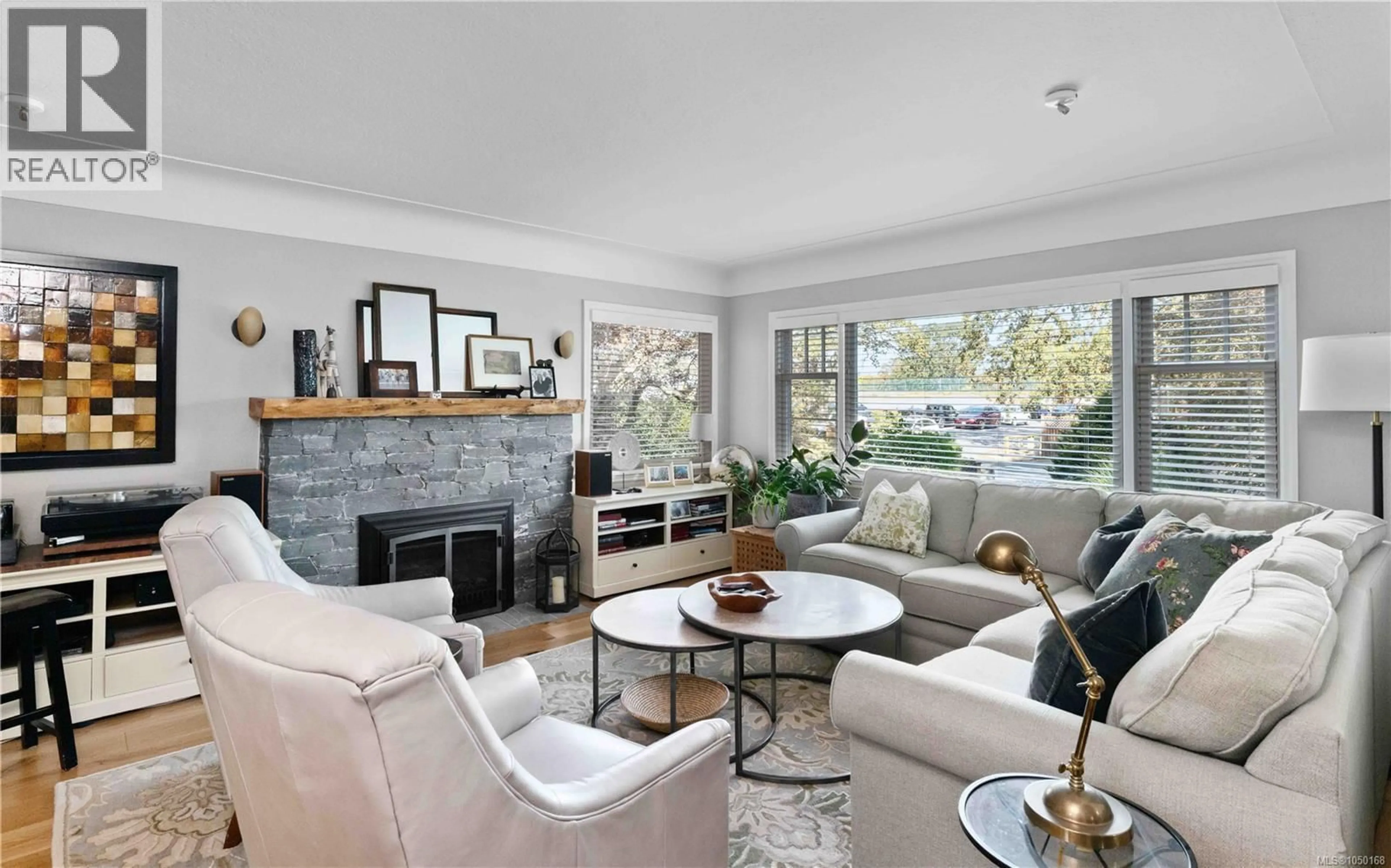 Living room with furniture, unknown for 1461 DERBY ROAD, Saanich British Columbia V8P1T2