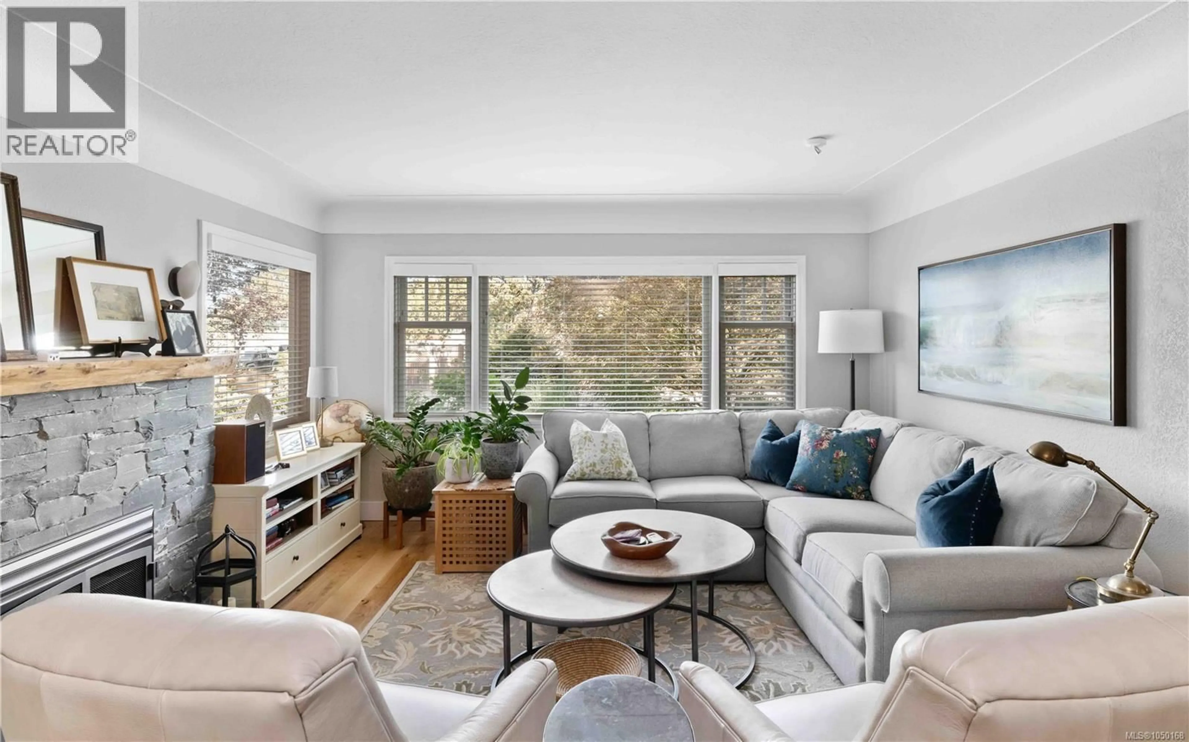 Living room with furniture, unknown for 1461 DERBY ROAD, Saanich British Columbia V8P1T2