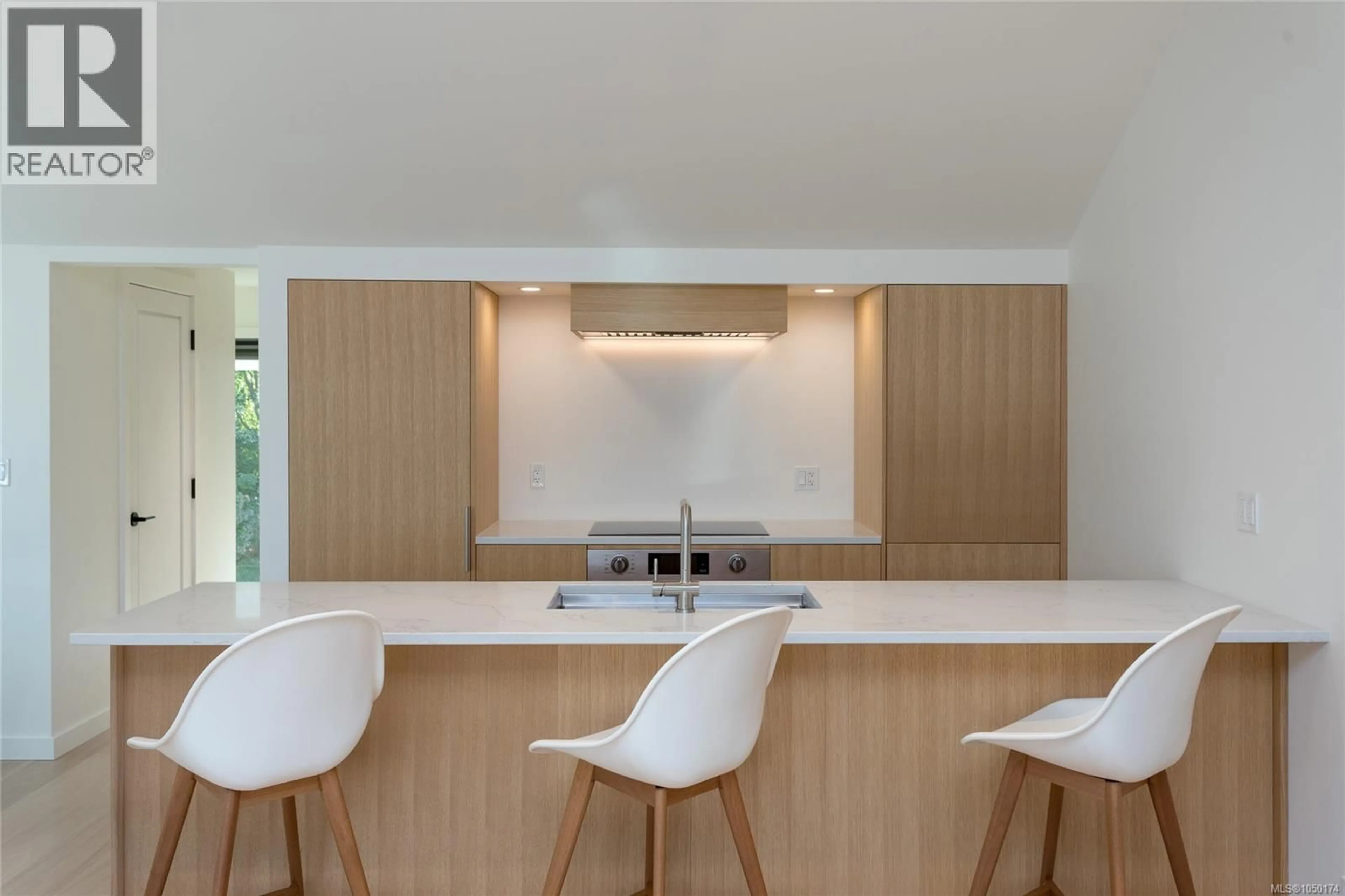 Contemporary kitchen, unknown for 9646 FIFTH STREET, Sidney British Columbia V8L2W6