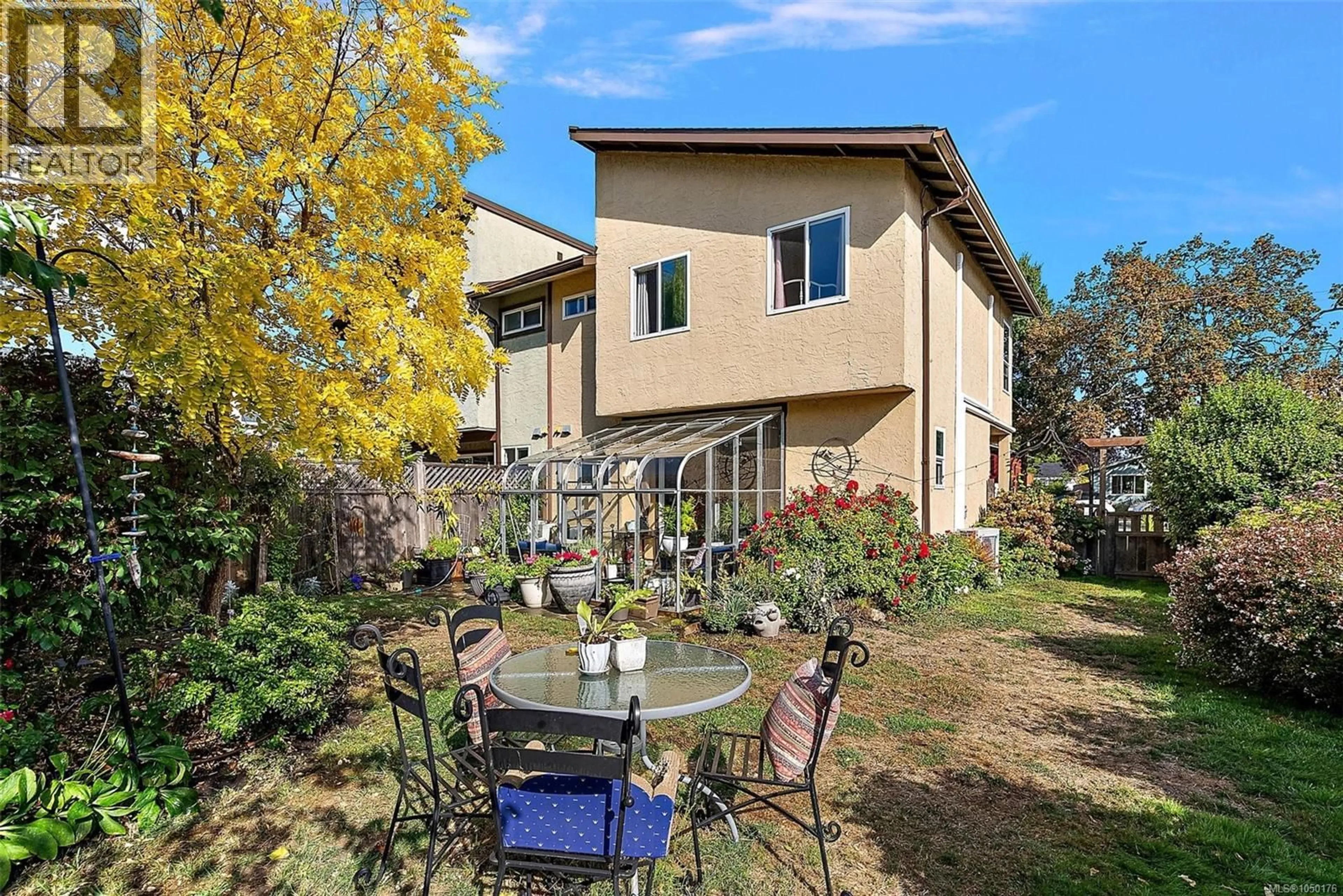 Patio, unknown for 2253 MALAVIEW AVENUE, Sidney British Columbia V8L2E6