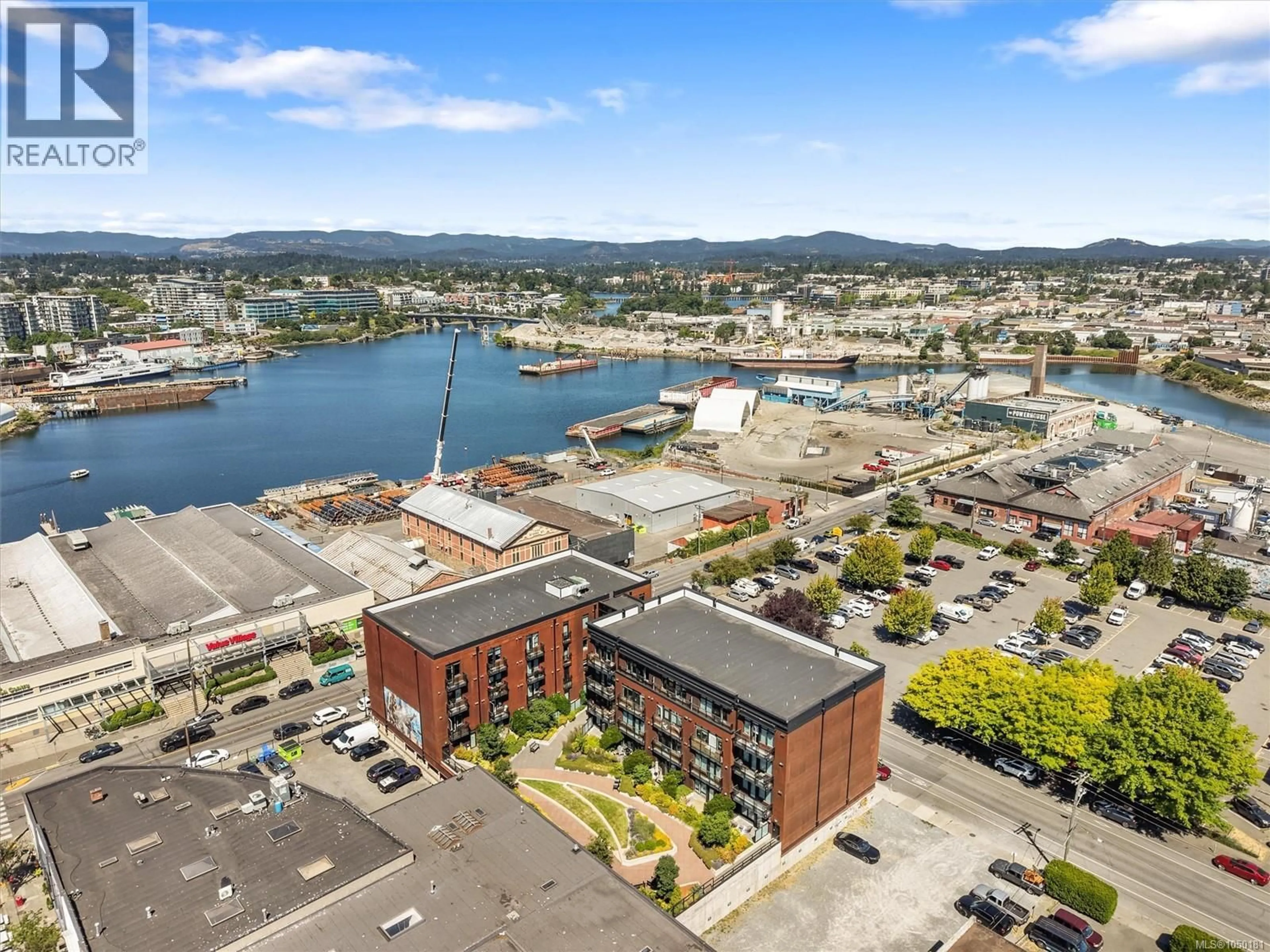 A pic from outside/outdoor area/front of a property/back of a property/a pic from drone, water/lake/river/ocean view for 305 - 515 CHATHAM STREET, Victoria British Columbia V8T0C8