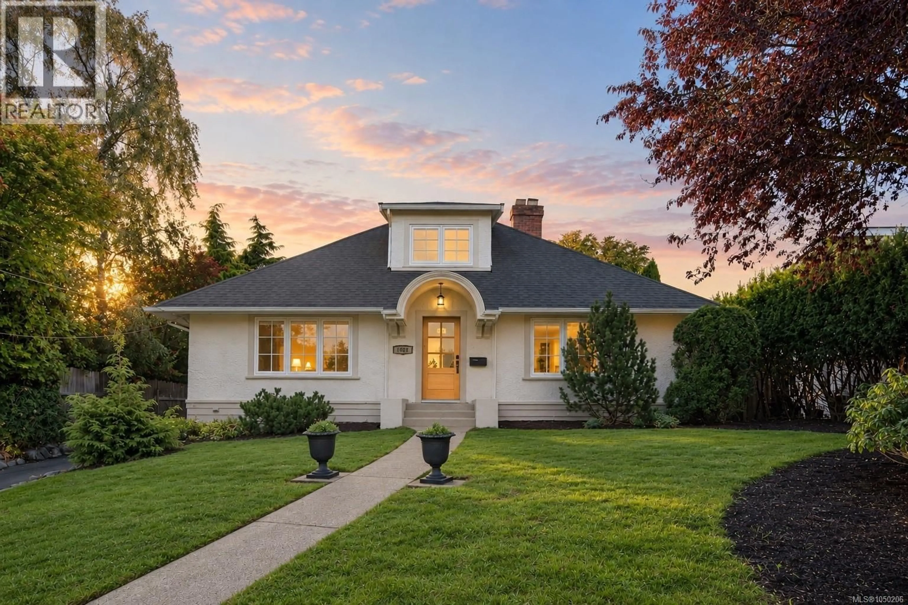 Home with brick exterior material, street for 1027 DEAL STREET, Oak Bay British Columbia V8S5G6