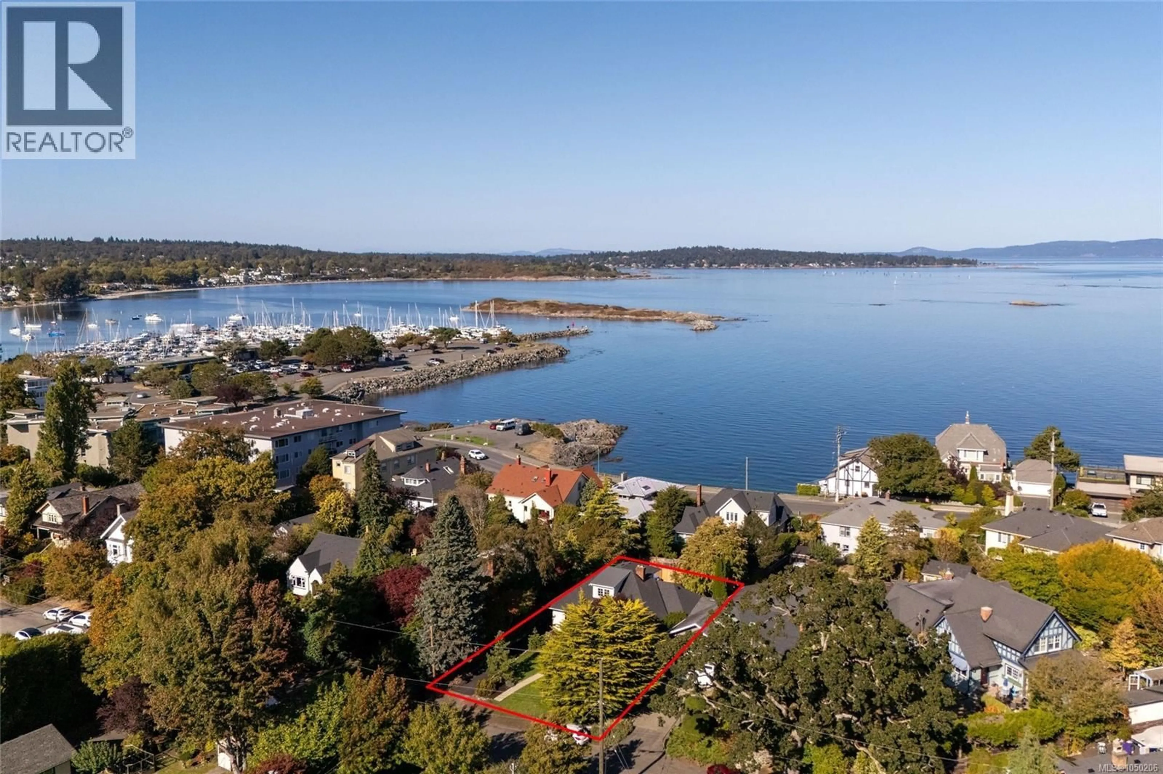 A pic from outside/outdoor area/front of a property/back of a property/a pic from drone, water/lake/river/ocean view for 1027 DEAL STREET, Oak Bay British Columbia V8S5G6
