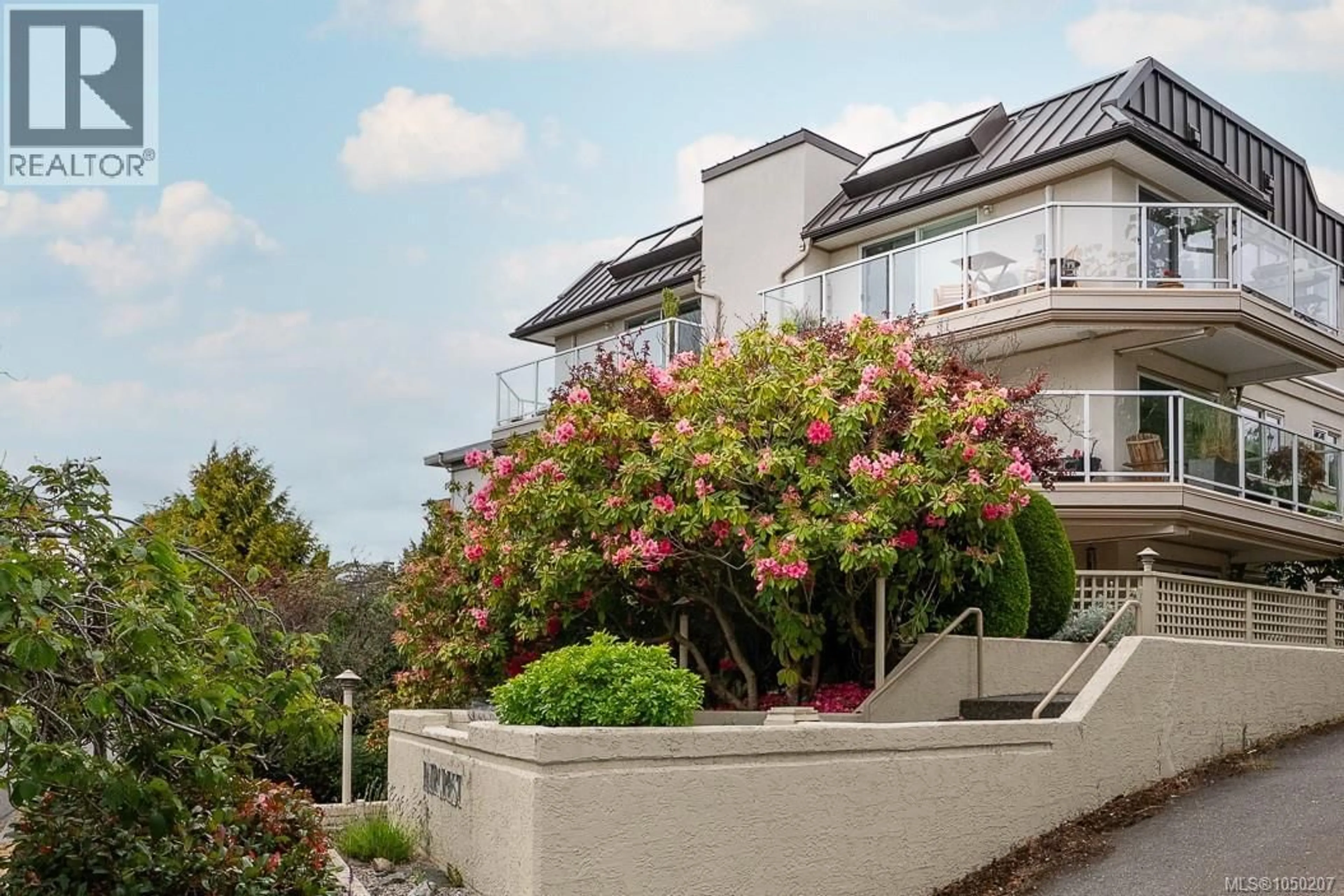 Patio, unknown for 303 - 1158 FAIRFIELD ROAD, Victoria British Columbia V8V3B1