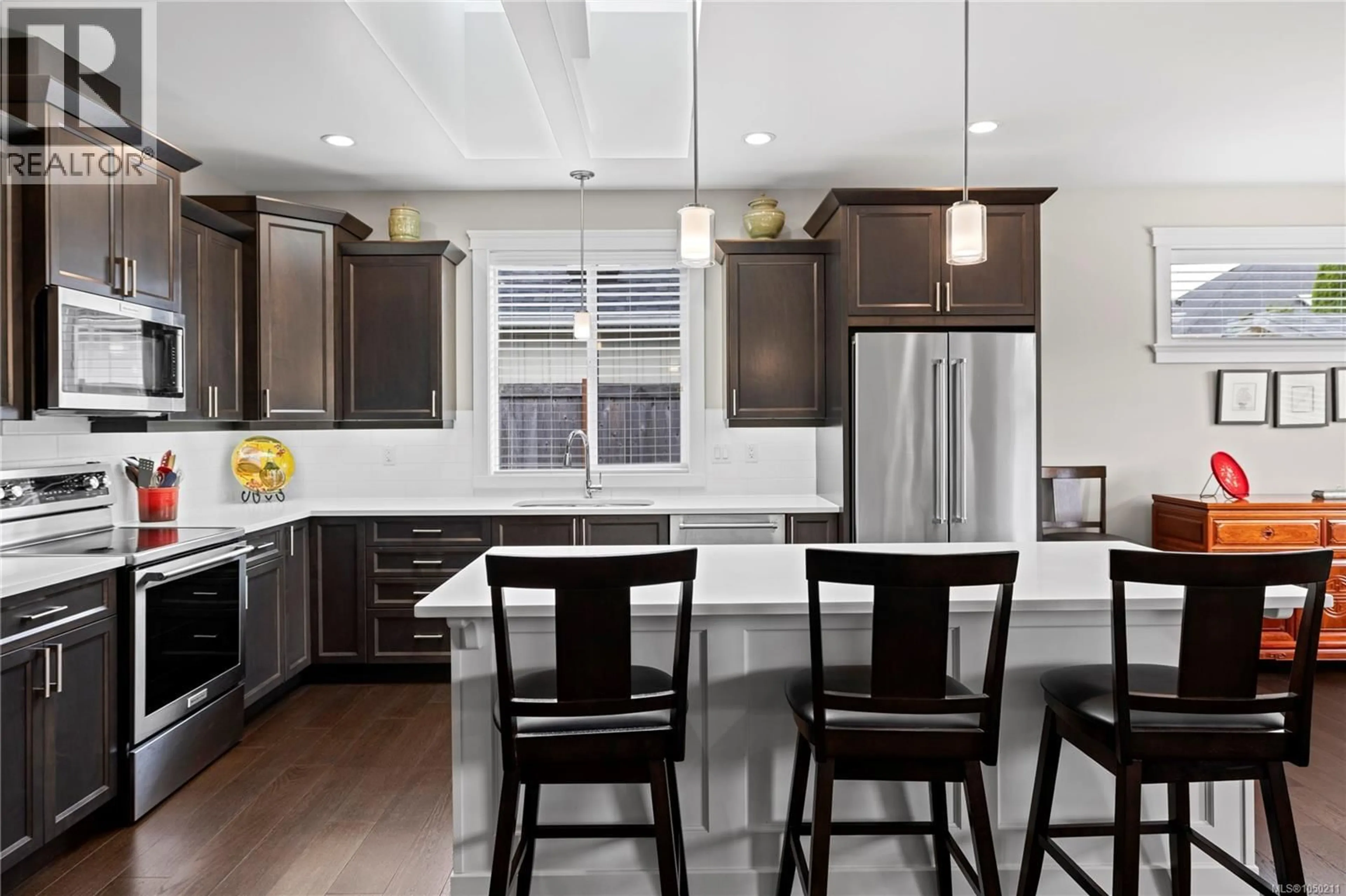 Contemporary kitchen, unknown for 269 BRAMBLE STREET, Parksville British Columbia V9P0E4