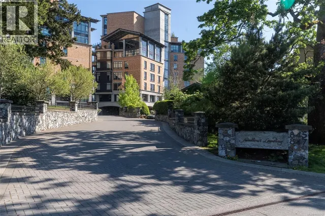 106 - 847 DUNSMUIR ROAD, Esquimalt 3