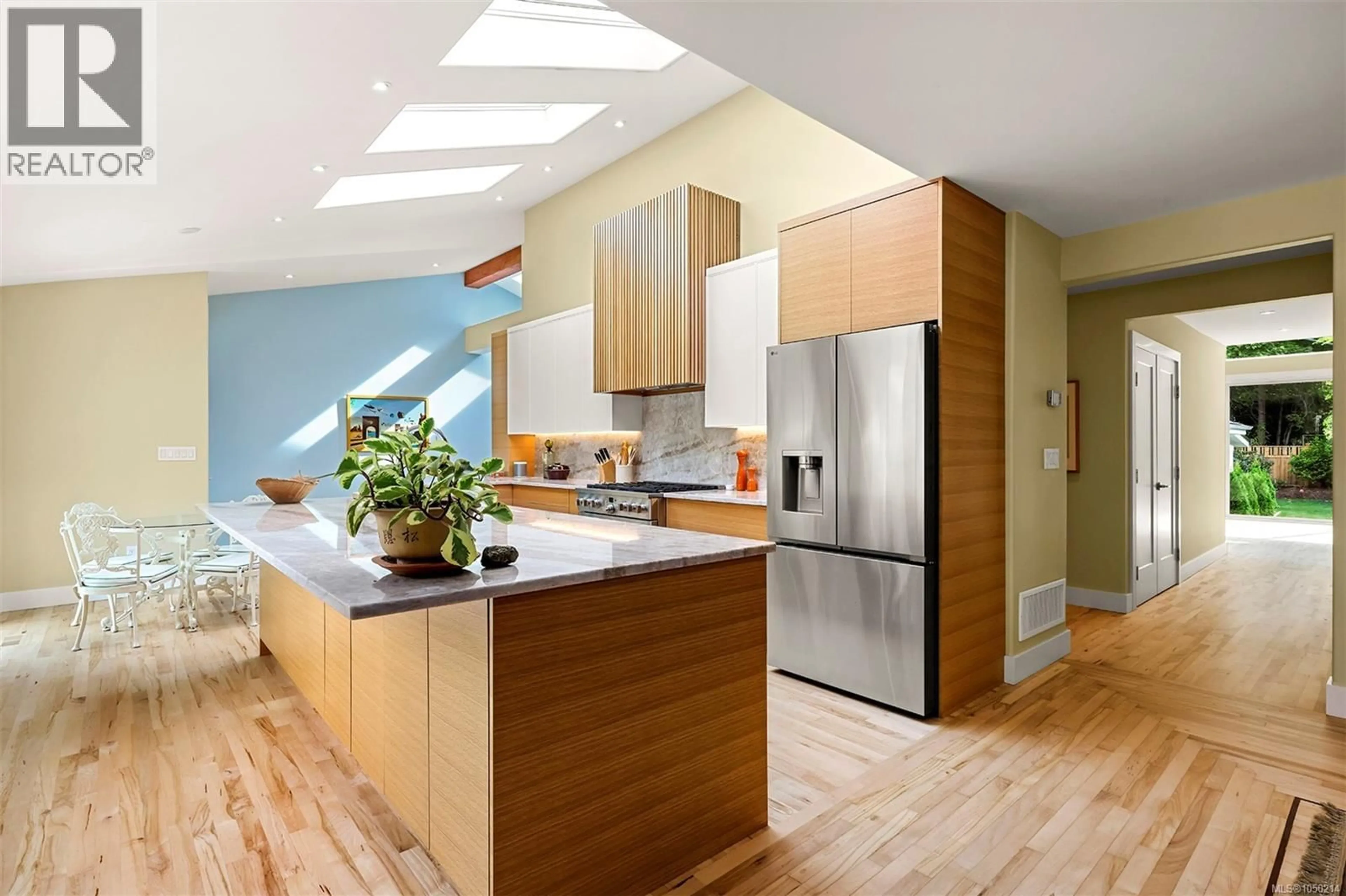 Contemporary kitchen, wood/laminate floor for 164 CRESCENT ROAD EAST, Qualicum Beach British Columbia V9K1L6