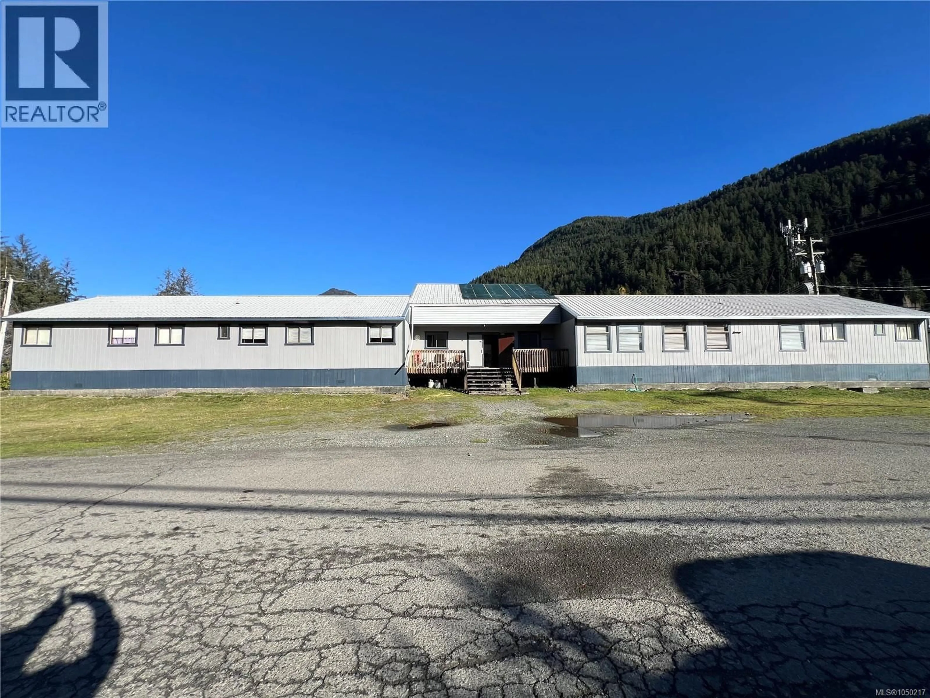 A pic from outside/outdoor area/front of a property/back of a property/a pic from drone, mountain view for 120 ALPINE VIEW, Tahsis British Columbia V0P1X0