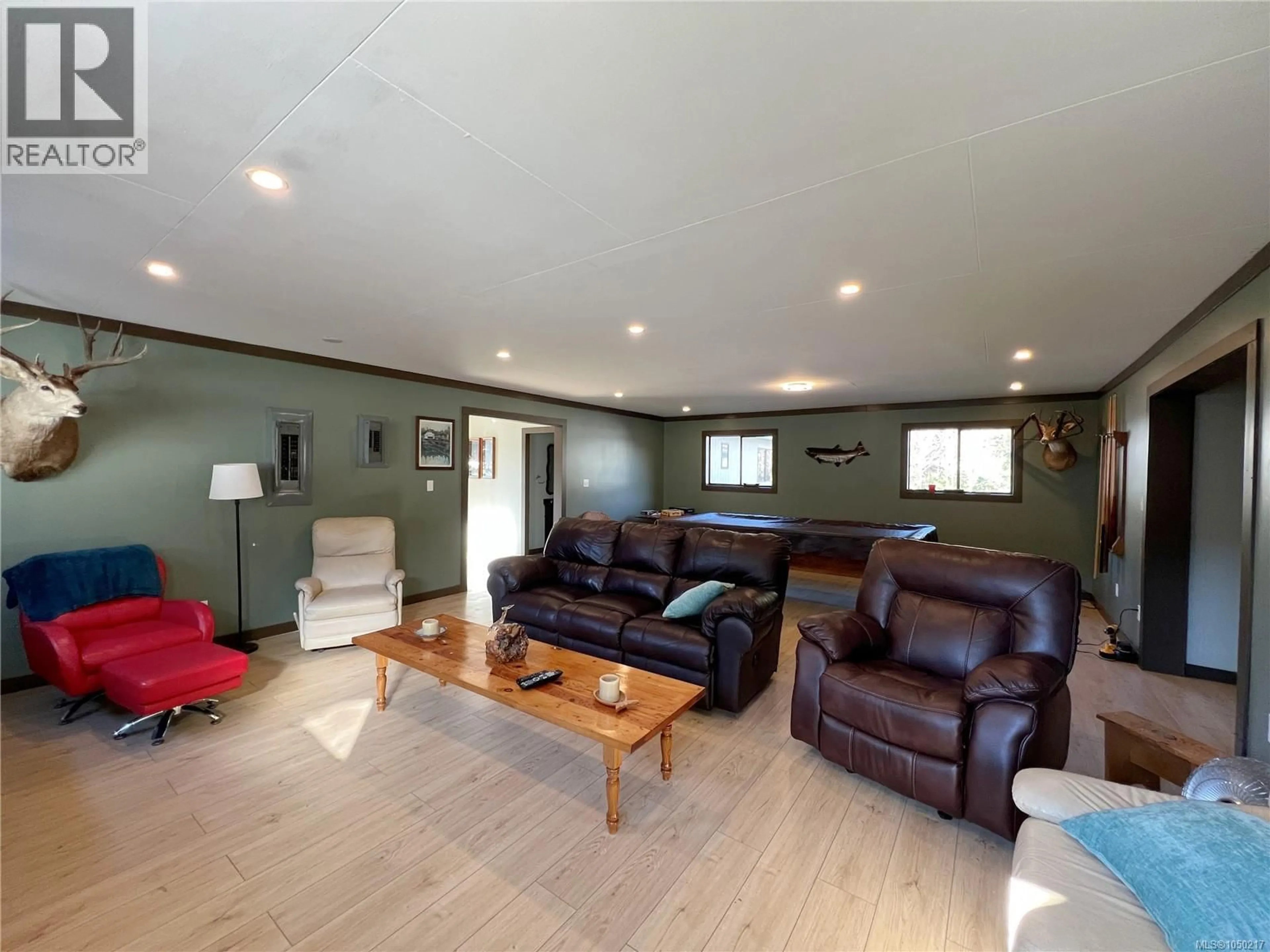 Living room with furniture, unknown for 120 ALPINE VIEW, Tahsis British Columbia V0P1X0