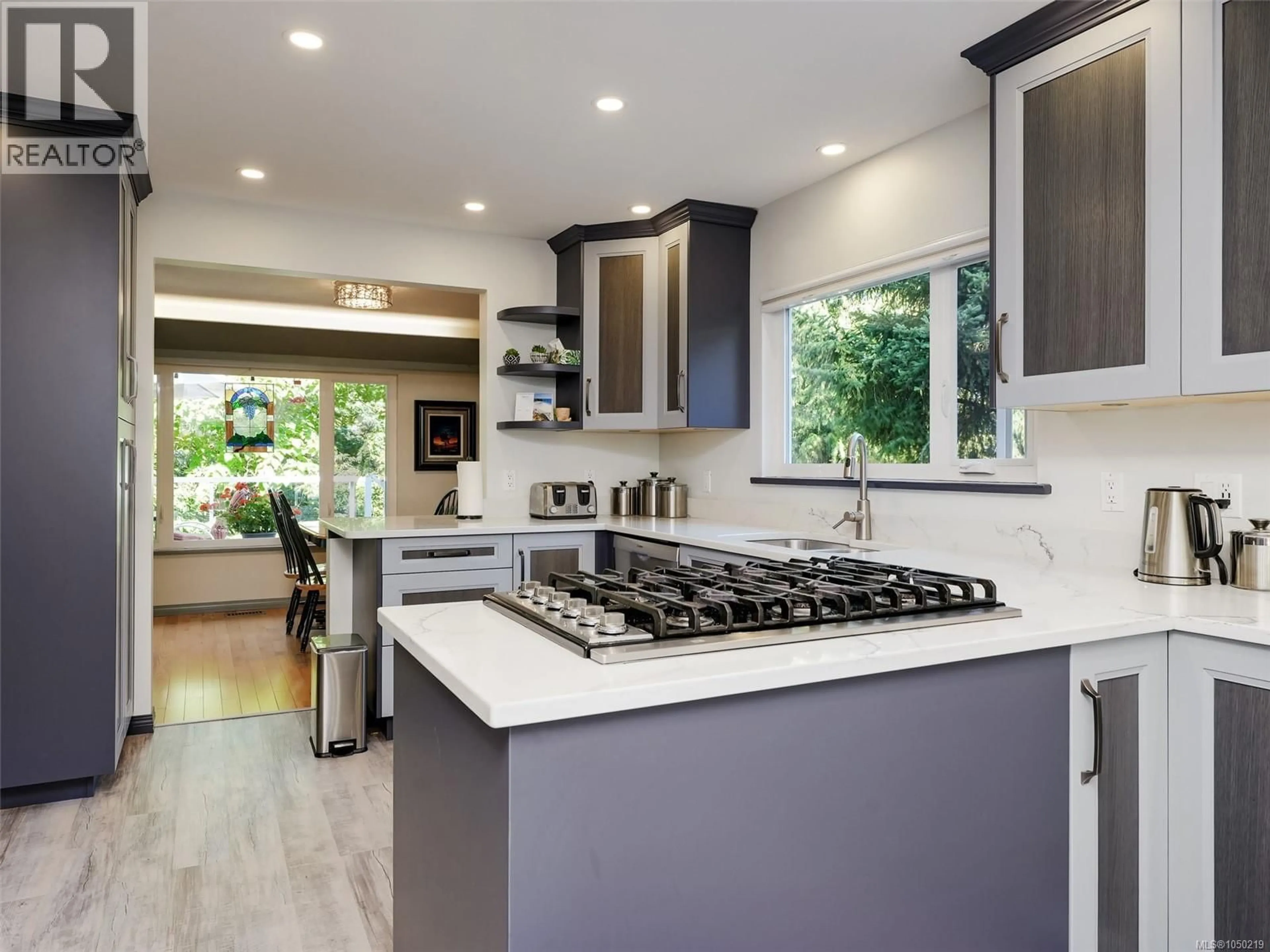 Contemporary kitchen, unknown for 6232 RODOLPH ROAD, Central Saanich British Columbia V8Z5V8