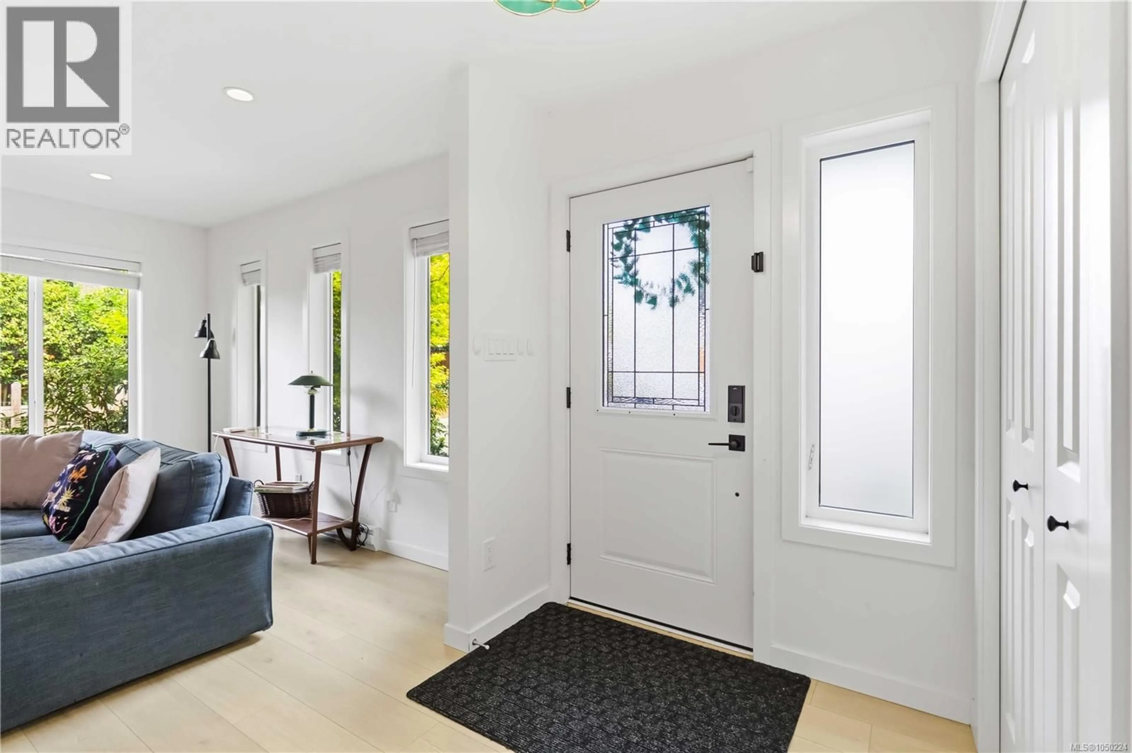 Indoor entryway for B - 2319 SOOKE ROAD, Colwood British Columbia V9B1X6