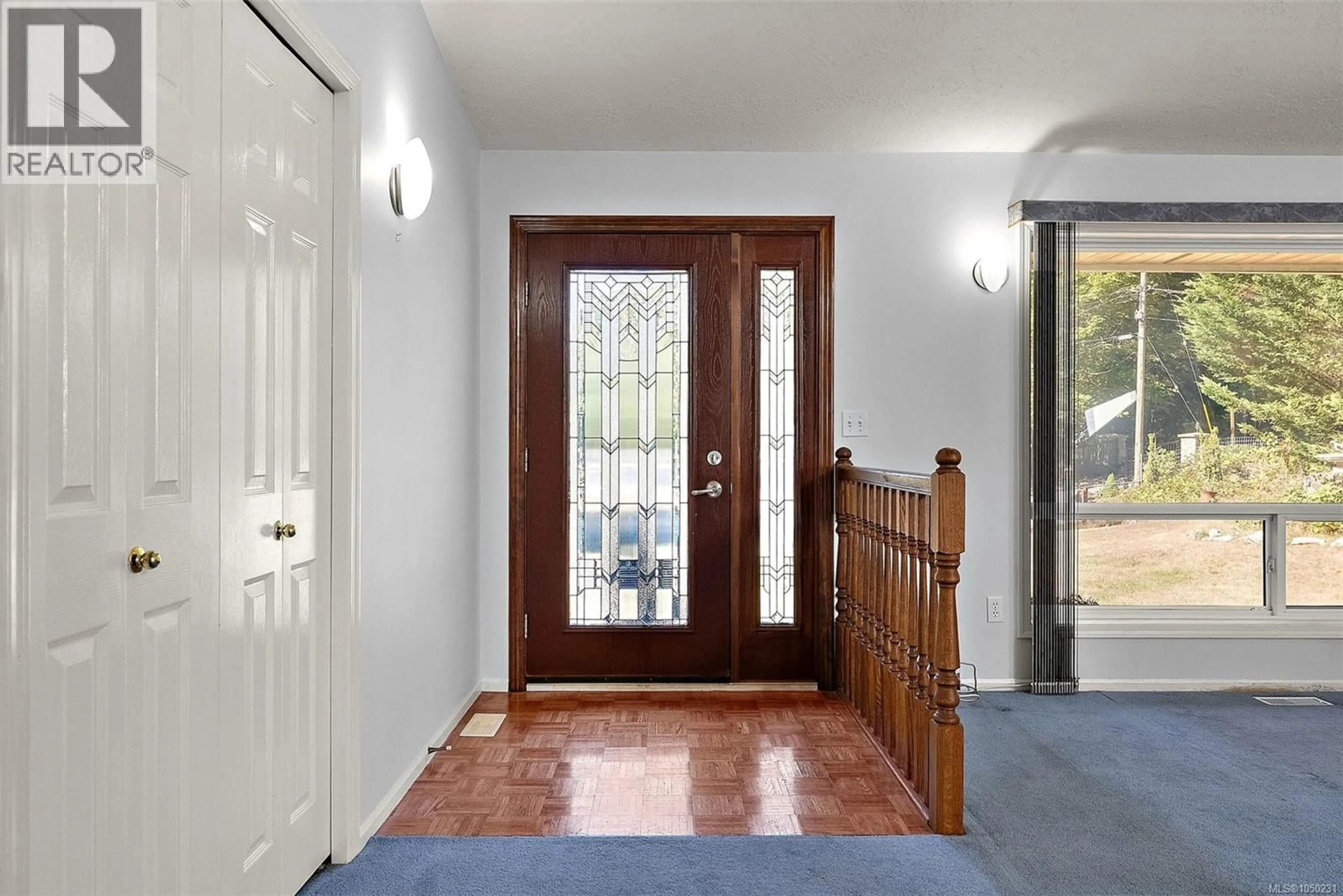 Indoor entryway for 8133 MIRACLE CLOSE, Youbou British Columbia V0R3E1