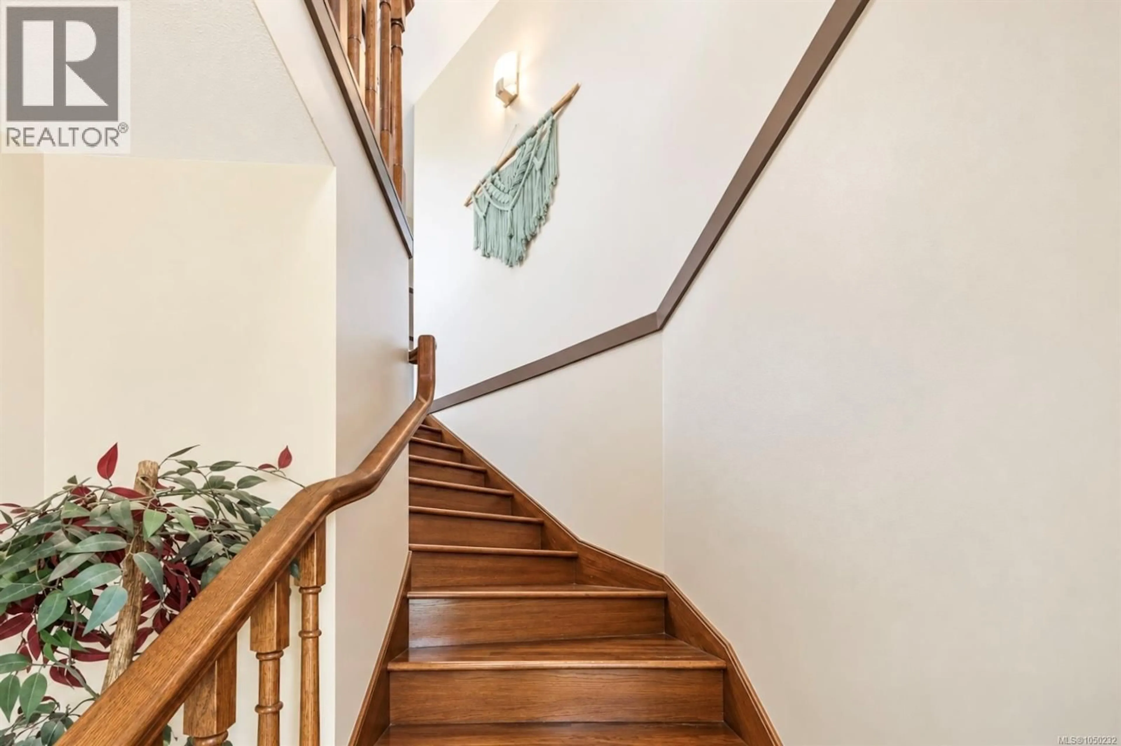 Stairs for 850 LORNE WHITE PLACE, Ucluelet British Columbia V0R3A0