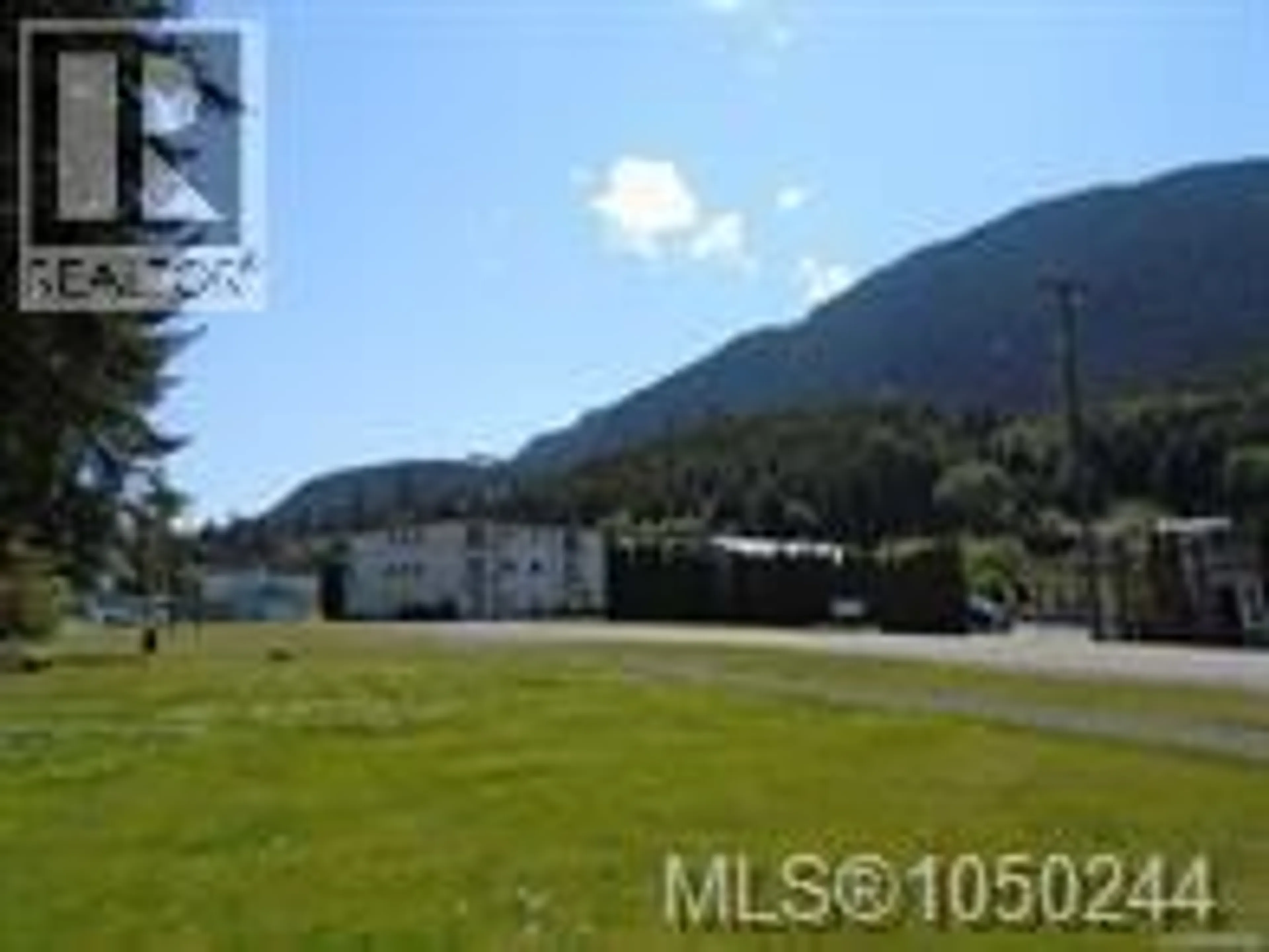 Unknown for 205 - 611 MACMILLAN DRIVE, Sayward British Columbia V0P1R0