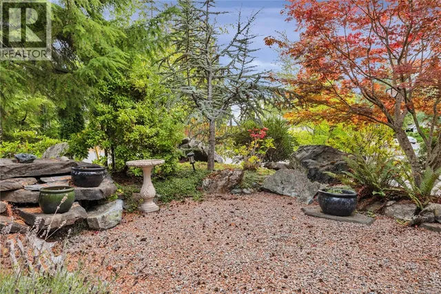 901 SAVARY DRIVE, Qualicum Beach 3