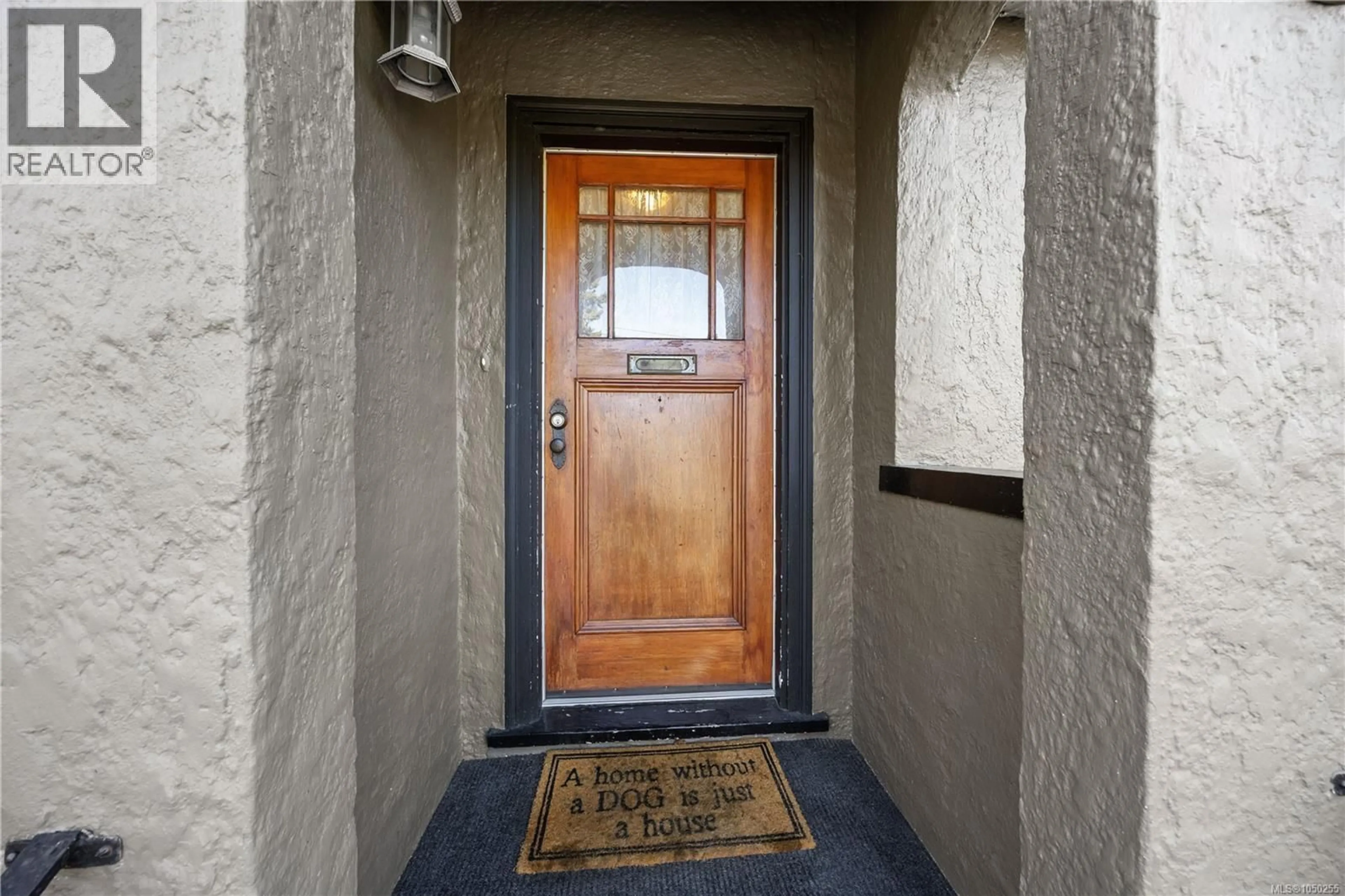 Indoor entryway for 1085 HULFORD STREET, Saanich British Columbia V8X3B5