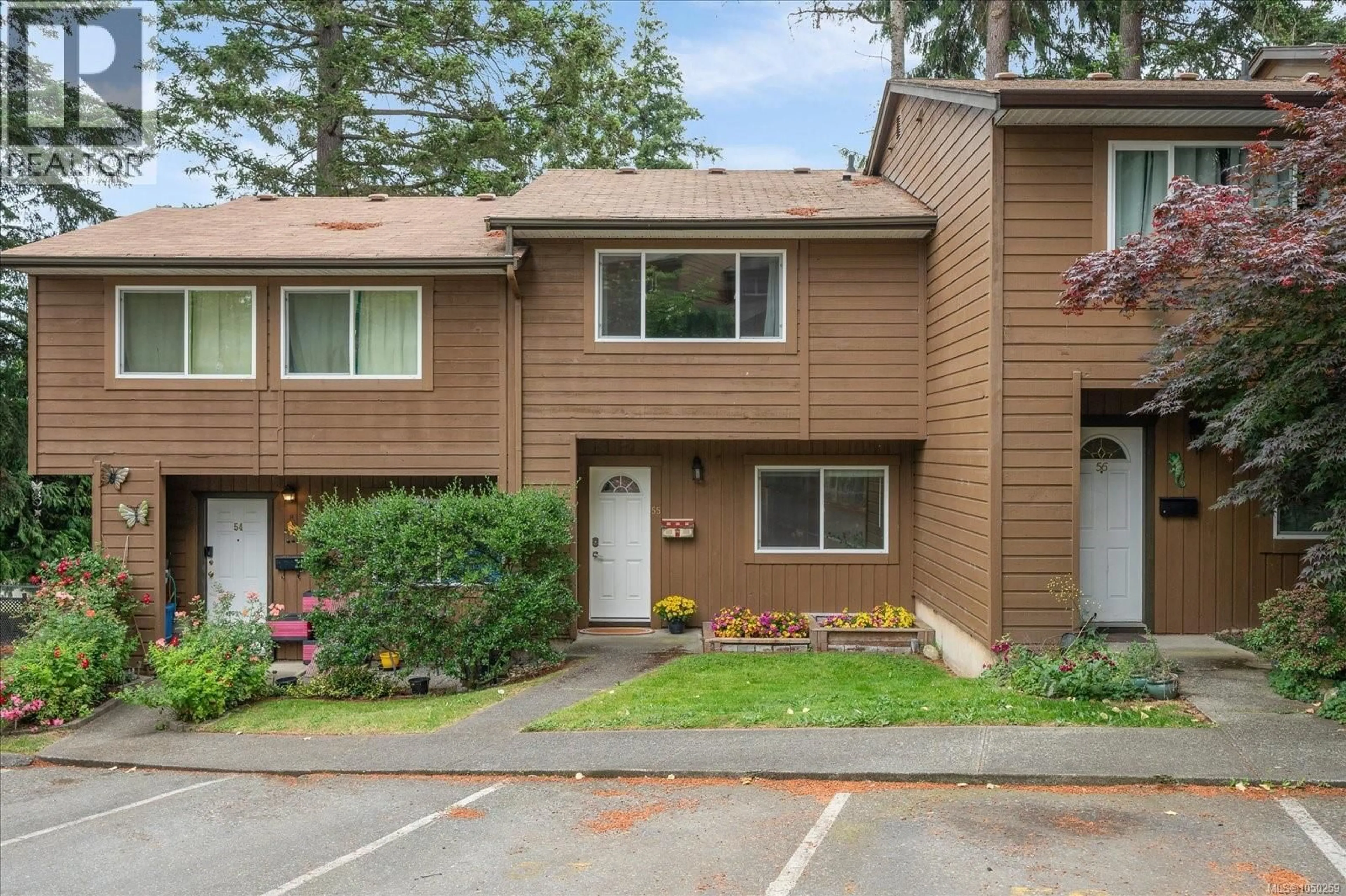 Home with vinyl exterior material, street for 55 - 855 HOWARD AVENUE, Nanaimo British Columbia V9R5V4