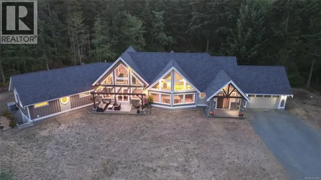 2065 SANDERS ROAD, Nanoose Bay 2