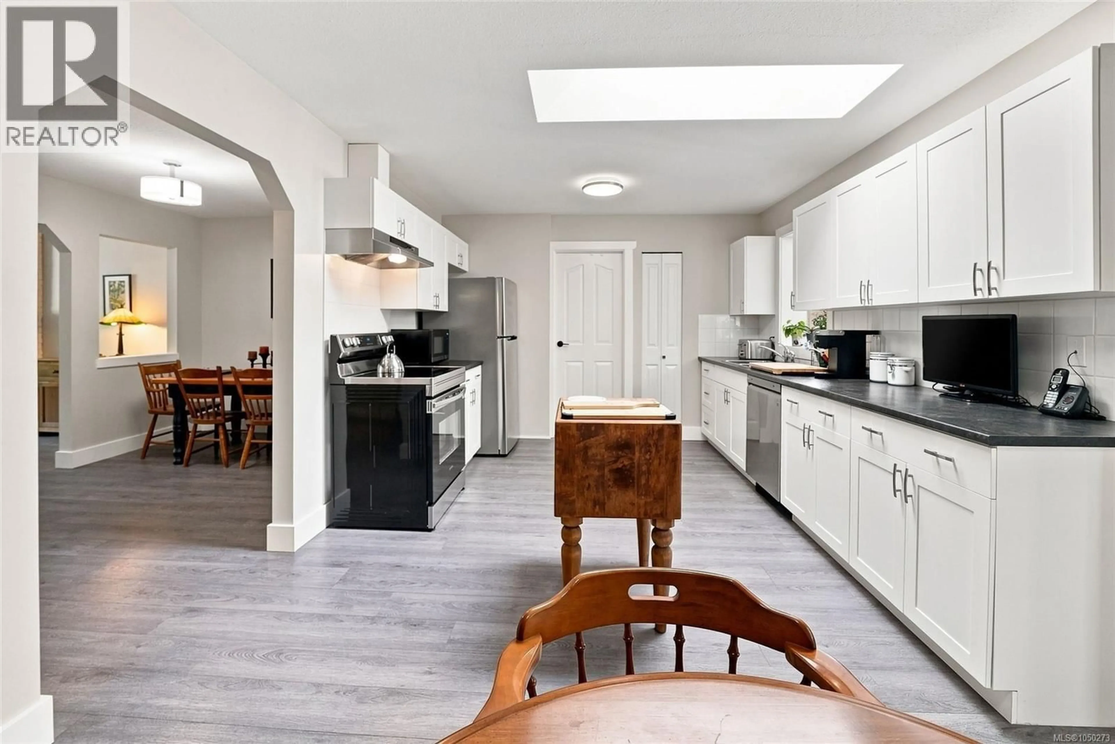 Open concept kitchen, ceramic/tile floor for 517 HALL ROAD, Qualicum Beach British Columbia V9K1B7