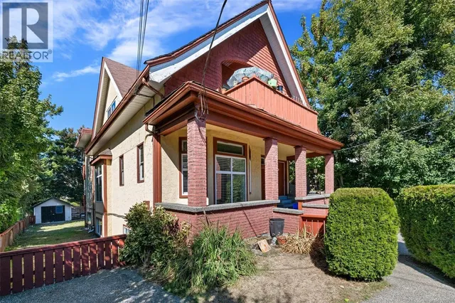 124 ST. ANDREWS STREET, Victoria 3