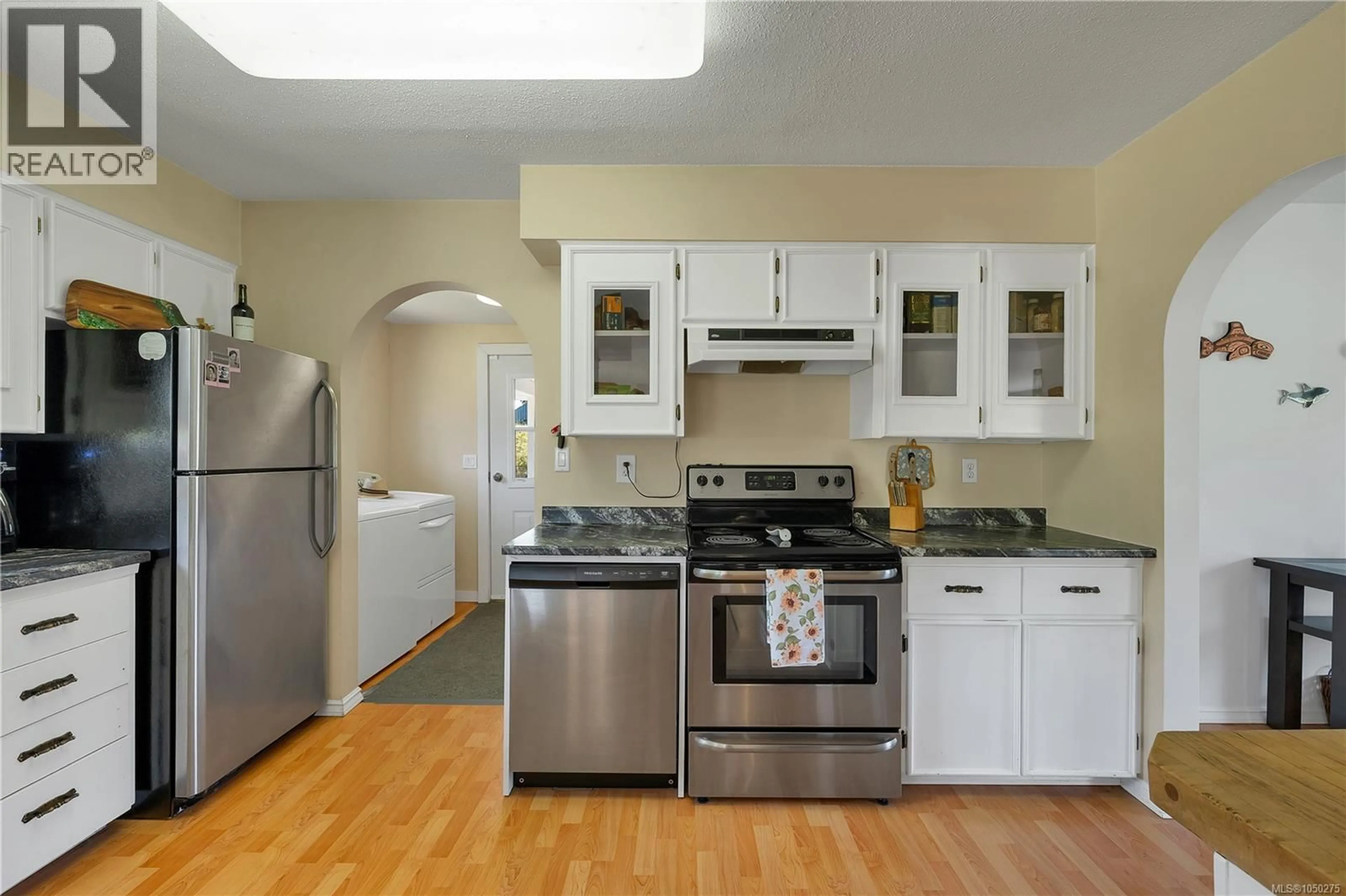 Standard kitchen, unknown for 556 COAL HARBOUR ROAD, Port Hardy British Columbia V0N1K0