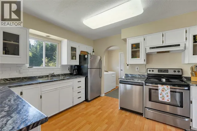 556 COAL HARBOUR ROAD, Port Hardy 3