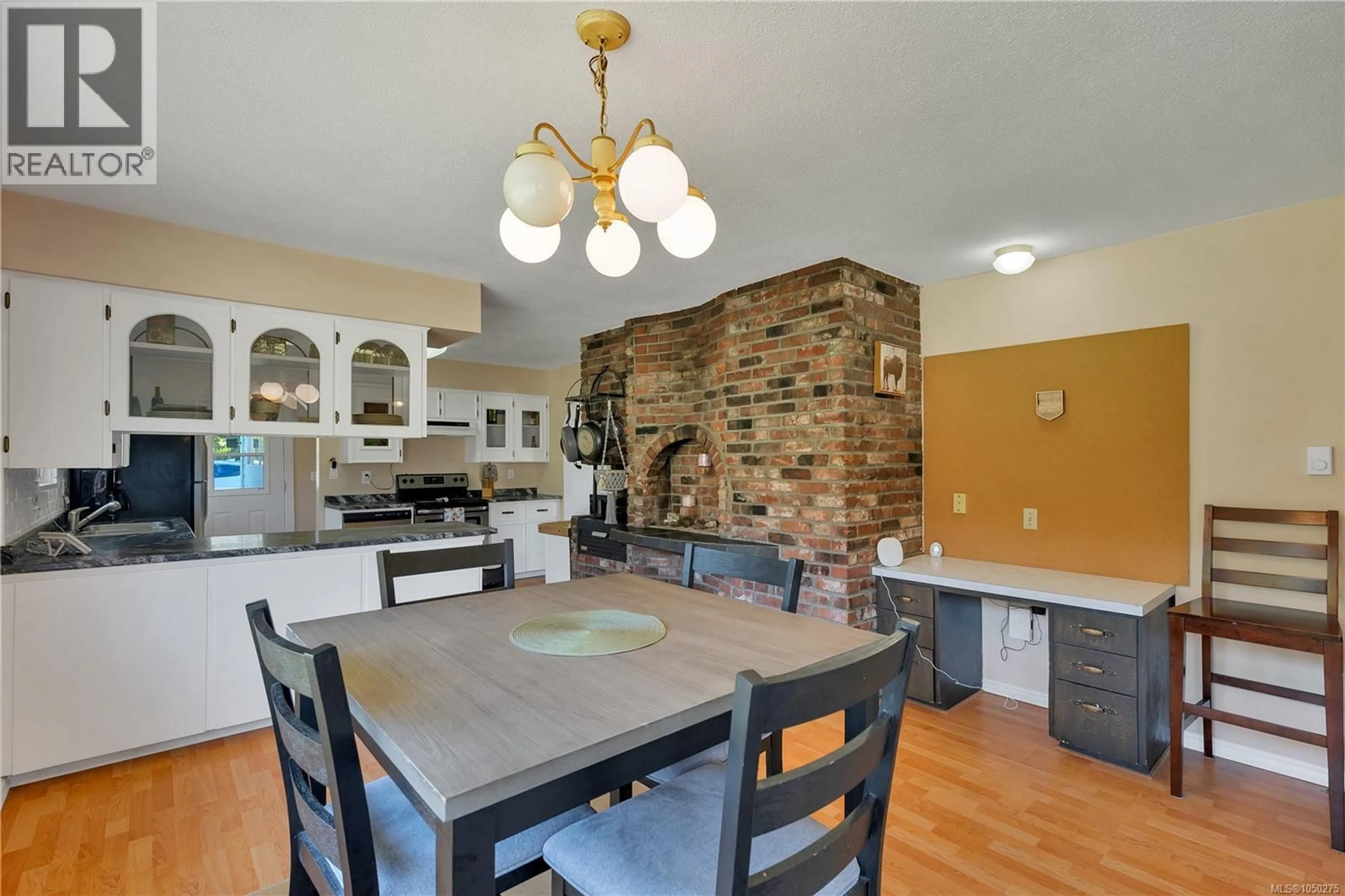 Open concept kitchen, ceramic/tile floor for 556 COAL HARBOUR ROAD, Port Hardy British Columbia V0N1K0