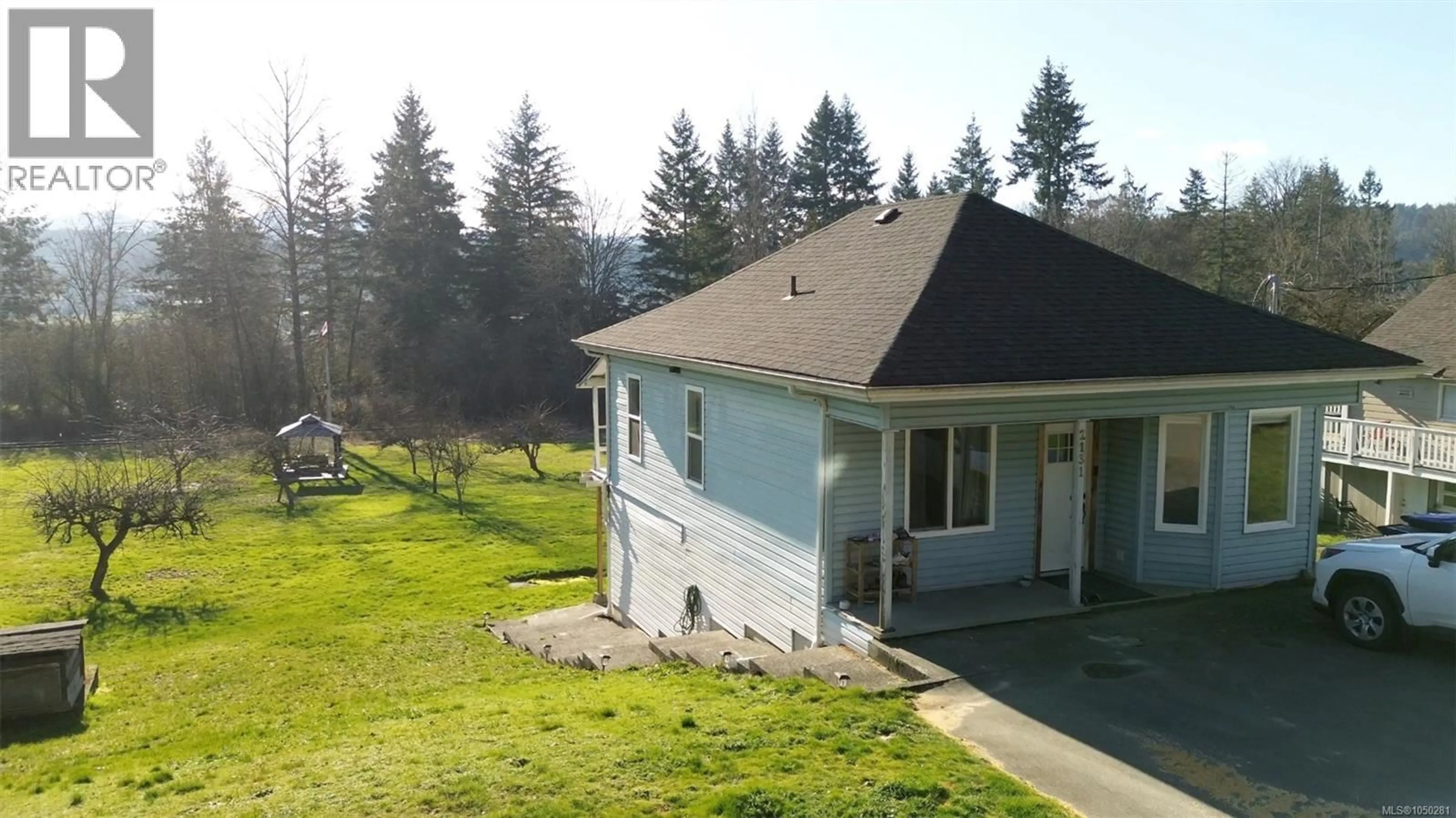 A pic from outside/outdoor area/front of a property/back of a property/a pic from drone, unknown for 2131 MINTO AVENUE, Nanaimo British Columbia V9X1R7