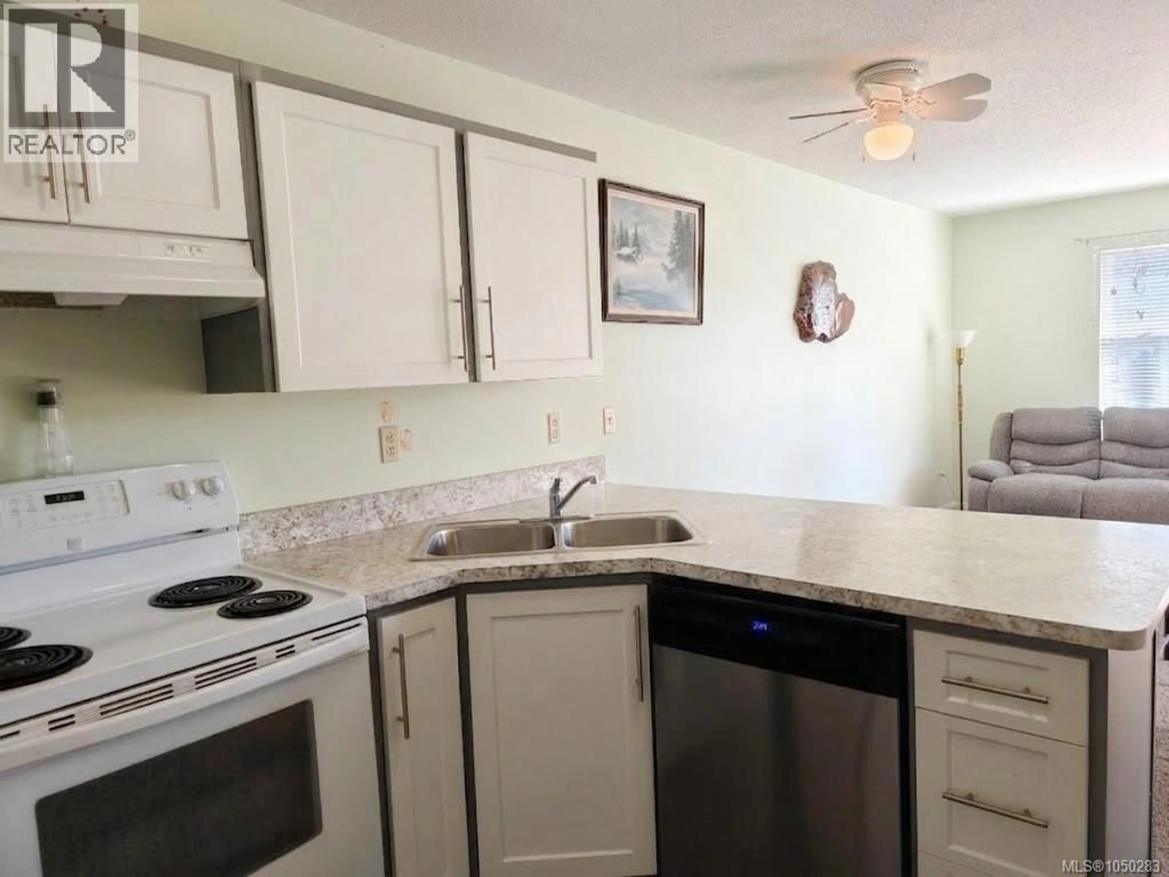 Standard kitchen, unknown for 321 - 3215 COWICHAN LAKE ROAD, Duncan British Columbia V9L5G5