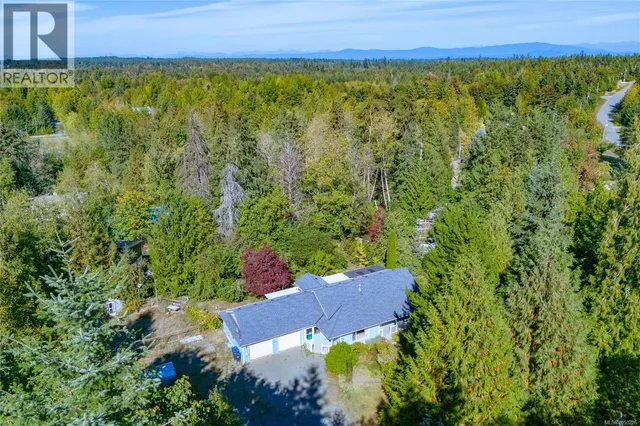 1205 CORCAN ROAD, Qualicum Beach 2