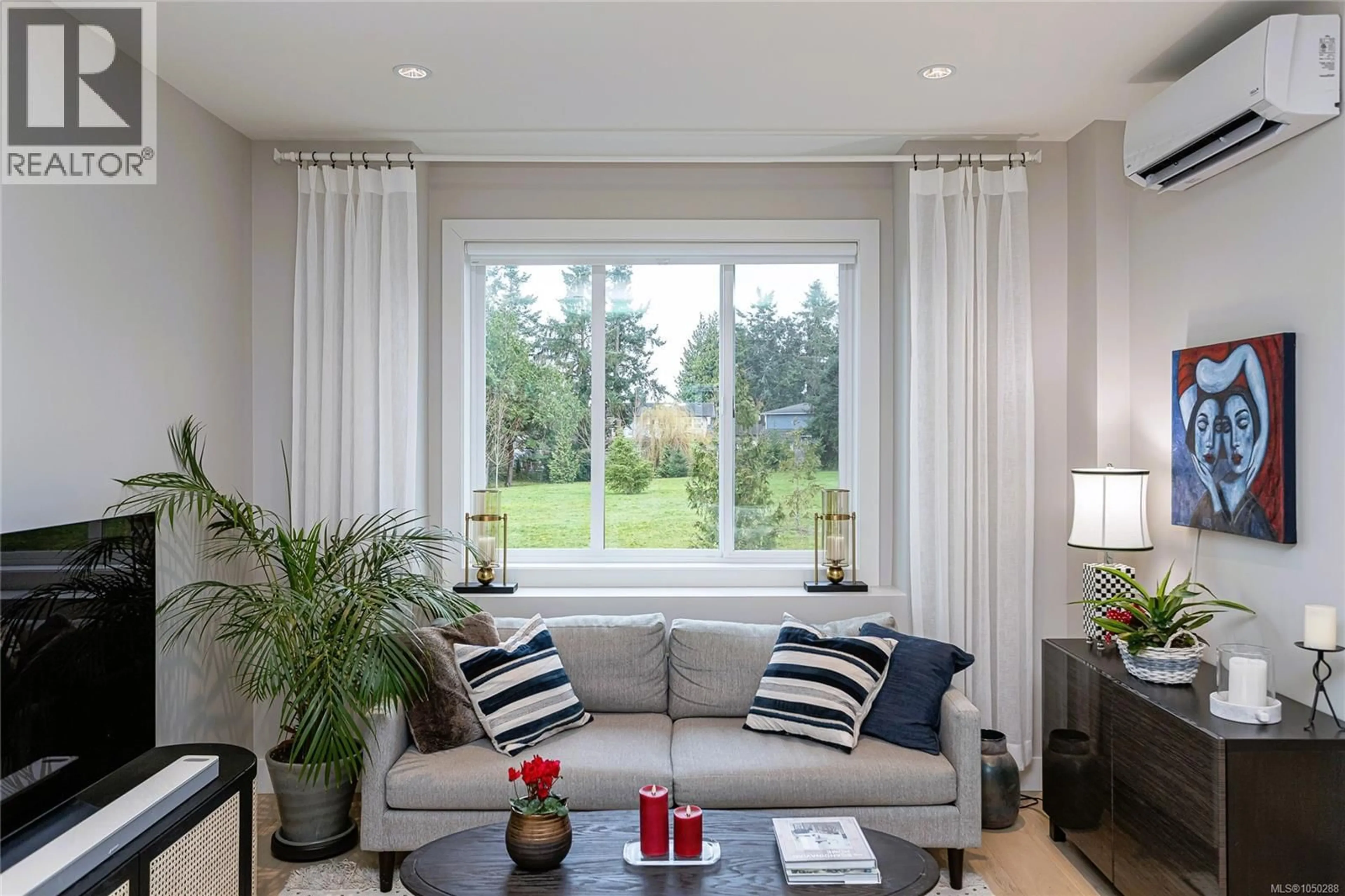 Living room with furniture, unknown for 13 - 10480 RESTHAVEN DRIVE, Sidney British Columbia V8L3H7