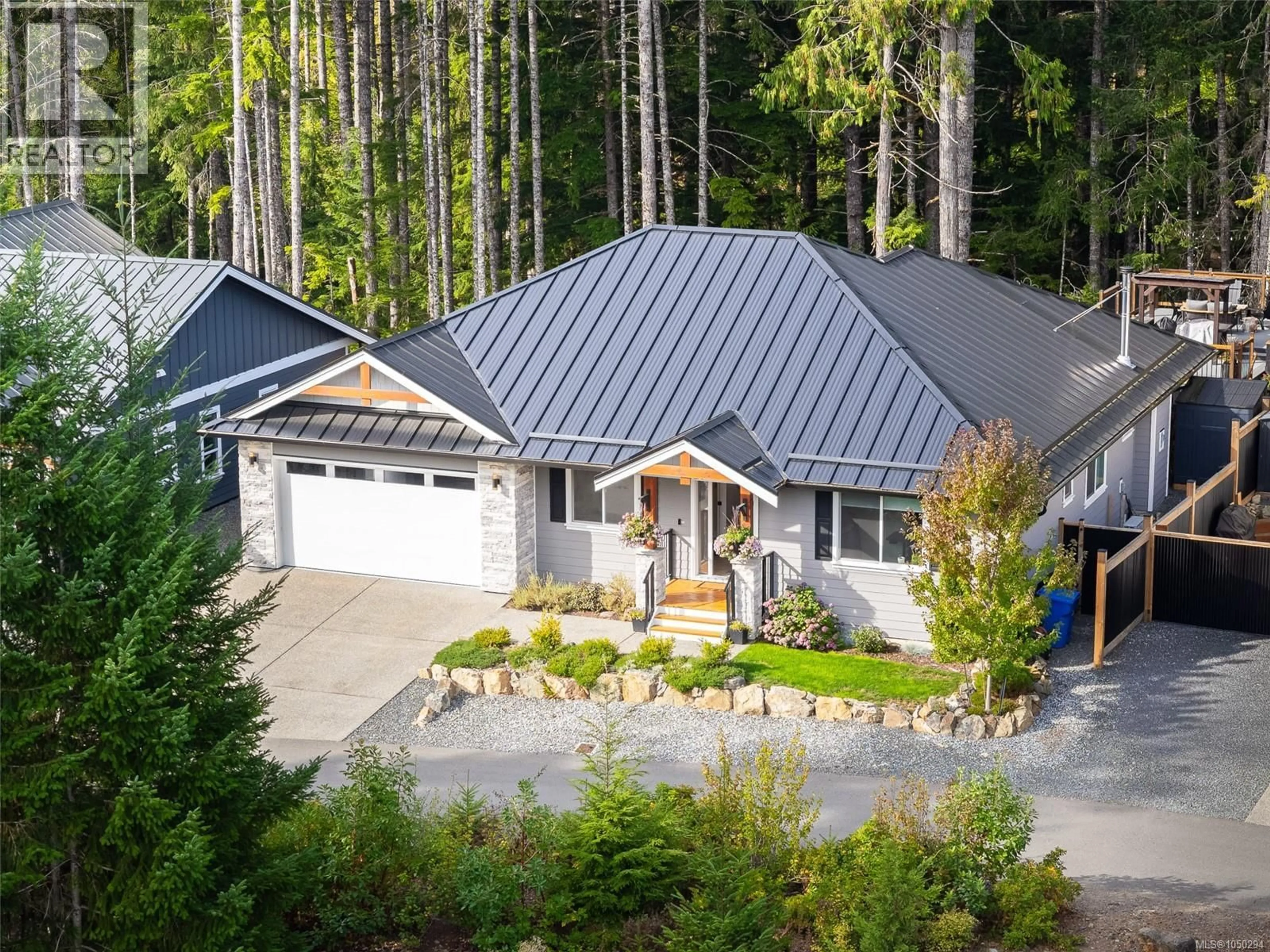 Home with vinyl exterior material, street for 120 TRAILHEAD CIRCLE, Shawnigan Lake British Columbia V8H2J1