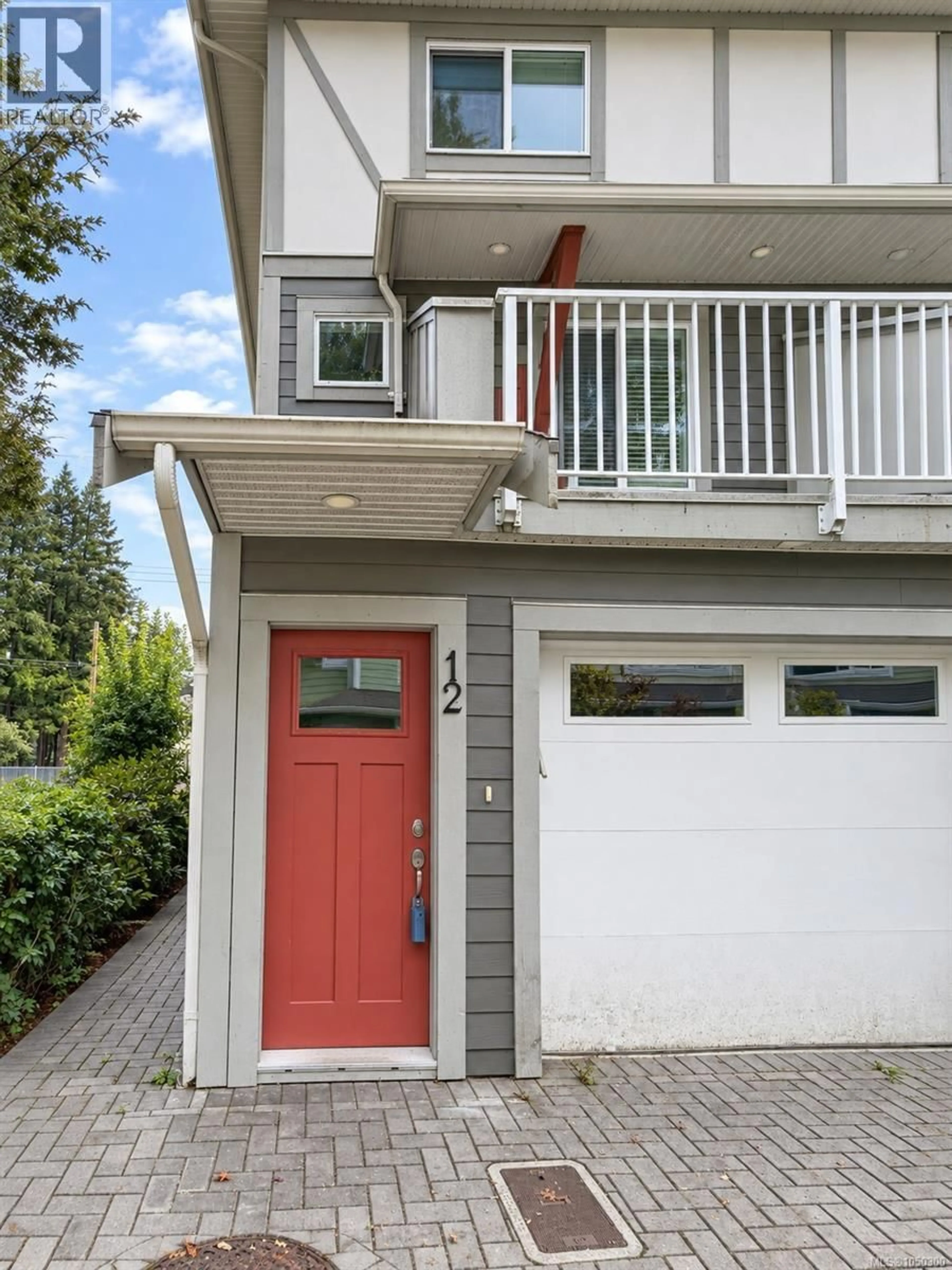 Home with vinyl exterior material, street for 12 - 1027 COLLEGE STREET, Duncan British Columbia V9L2E8