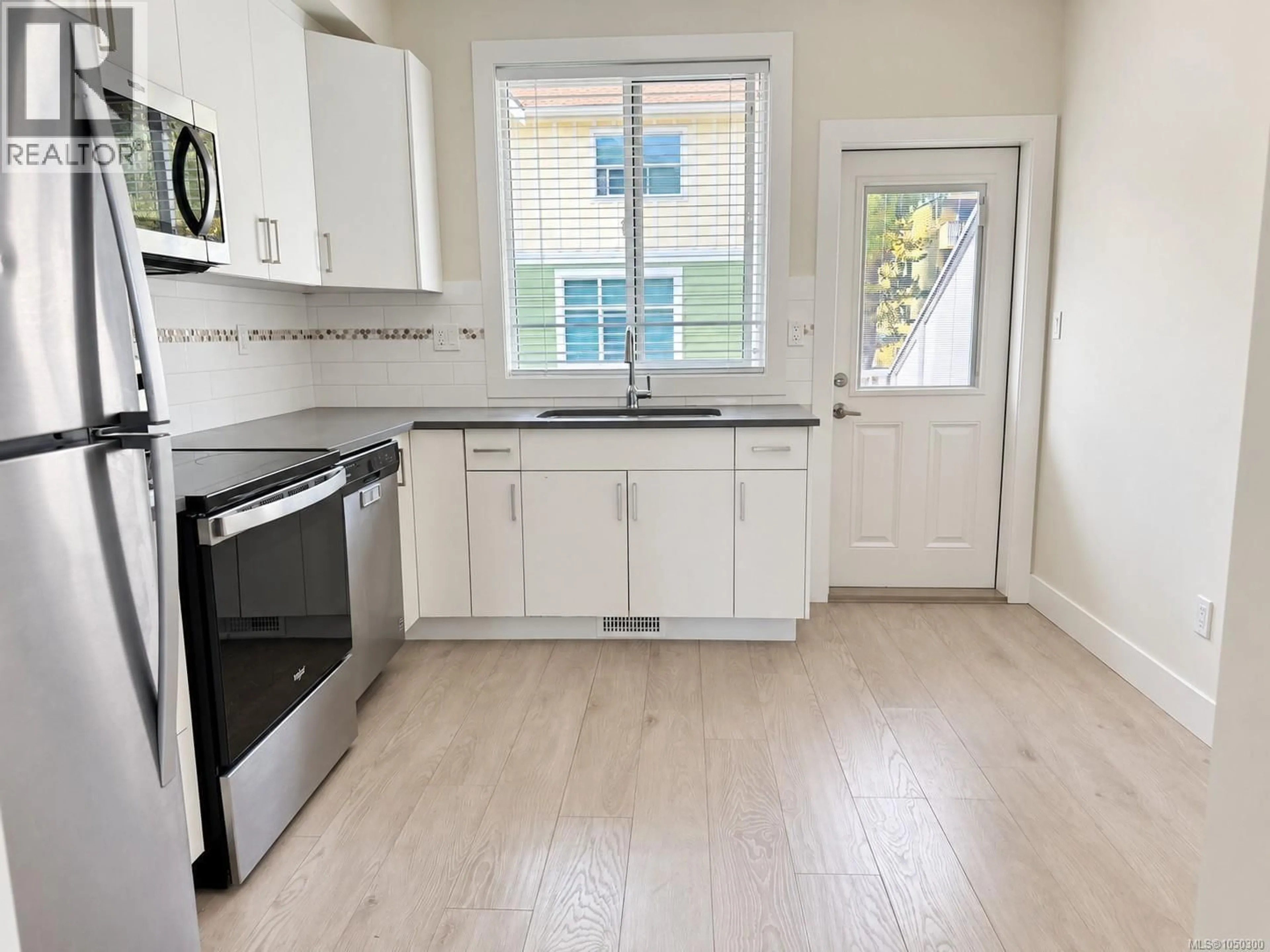 Standard kitchen, unknown for 12 - 1027 COLLEGE STREET, Duncan British Columbia V9L2E8