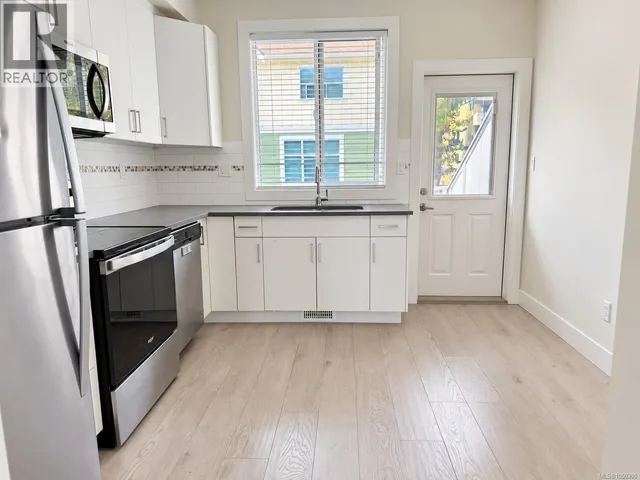12 - 1027 COLLEGE STREET, Duncan 4