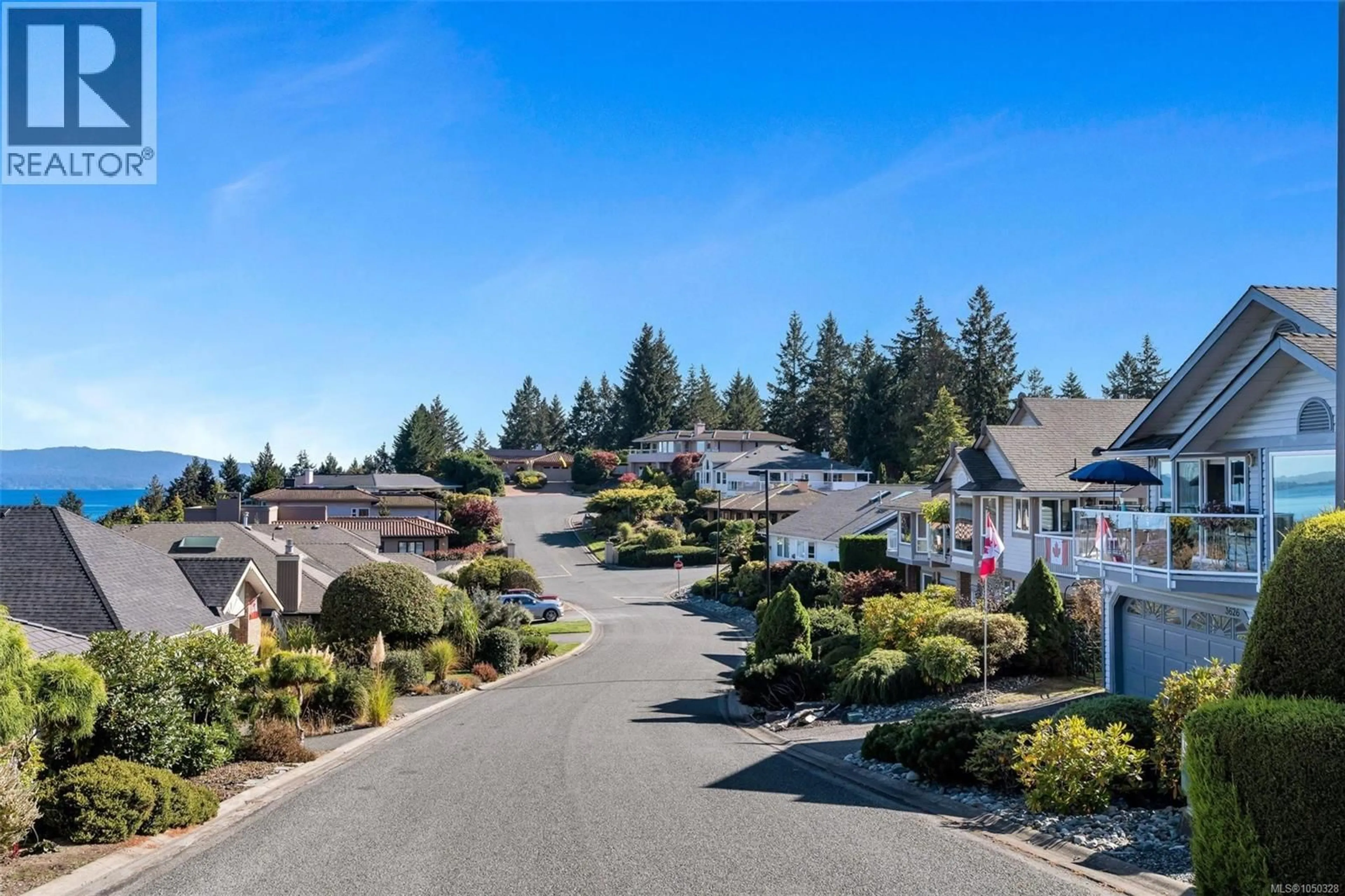A pic from outside/outdoor area/front of a property/back of a property/a pic from drone, mountain view for 3626 PANORAMA RIDGE, Cobble Hill British Columbia V0R1L1