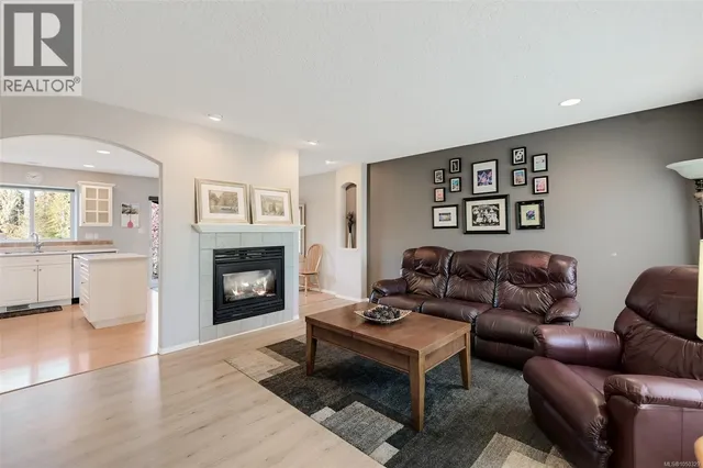 16 - 920 BRULETTE PLACE, Mill Bay 4